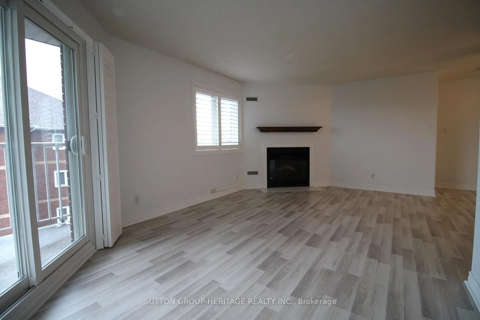 Photo 5 of Unit 407, 189 Lake Driveway, Ajax, South West — HOMEH