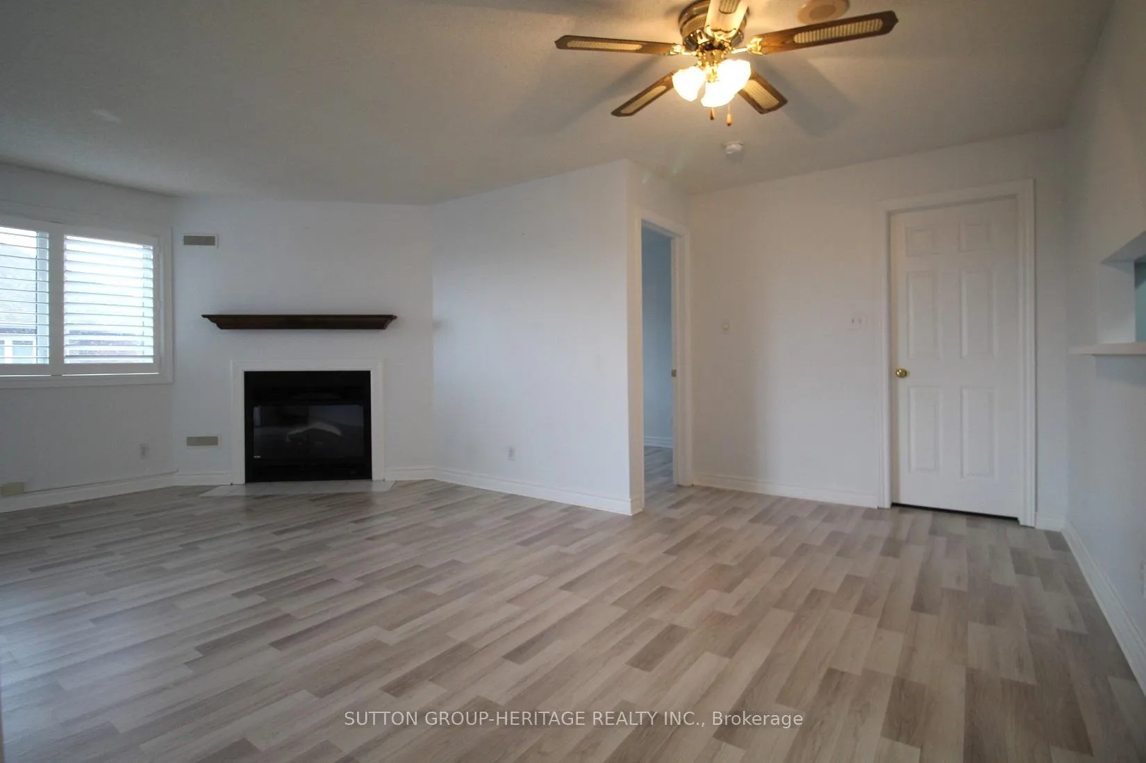 Photo 6 of Unit 407, 189 Lake Driveway, Ajax, South West — HOMEH