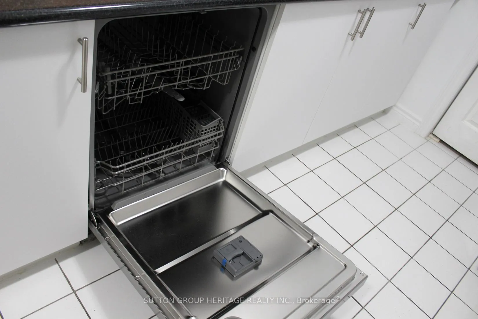 Photo 17 of Unit 407, 189 Lake Driveway, Ajax, South West — HOMEH