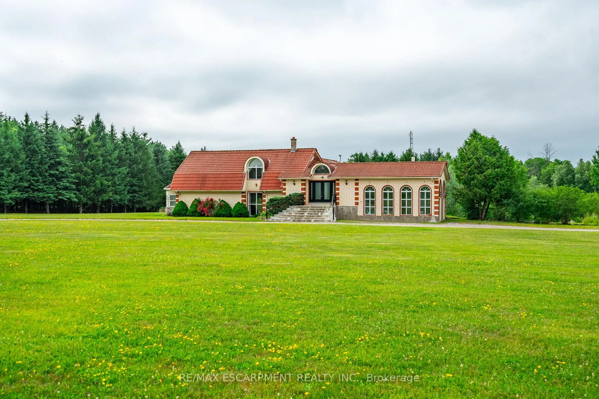 Photo 2 of 1751 Kirkwall Road, Hamilton, Rural Flamborough — HOMEH