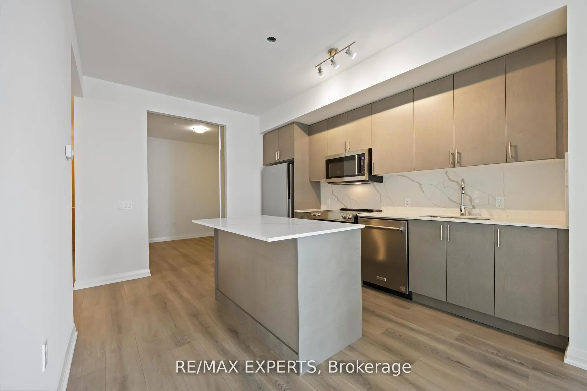 Photo 9 of Unit 1002, 8960 Jane Street, Vaughan, Vellore Village — HOMEH