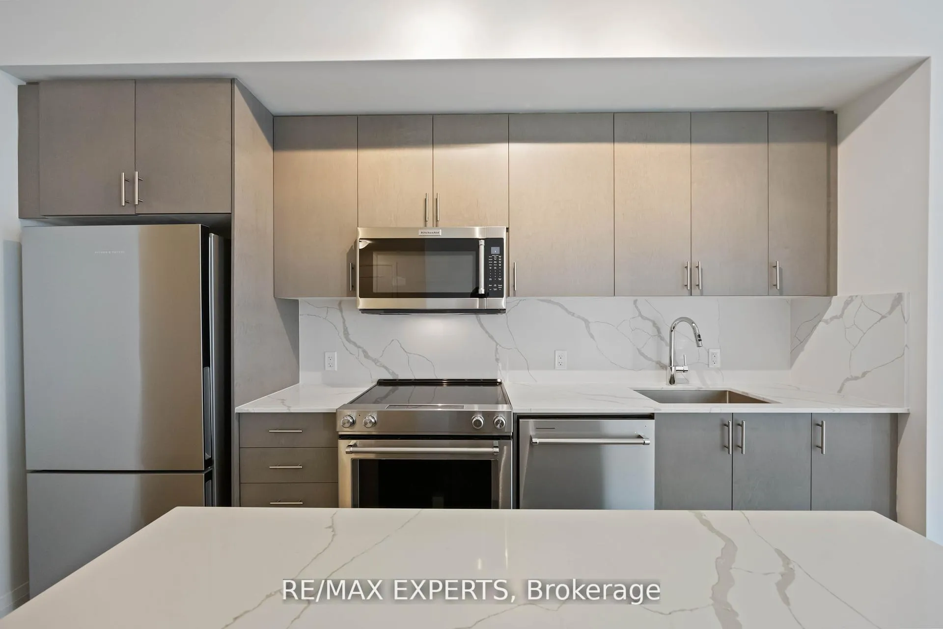 Photo 10 of Unit 1002, 8960 Jane Street, Vaughan, Vellore Village — HOMEH