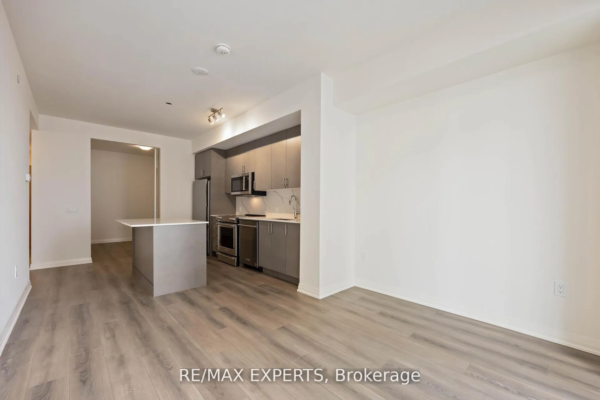Photo 12 of Unit 1002, 8960 Jane Street, Vaughan, Vellore Village — HOMEH