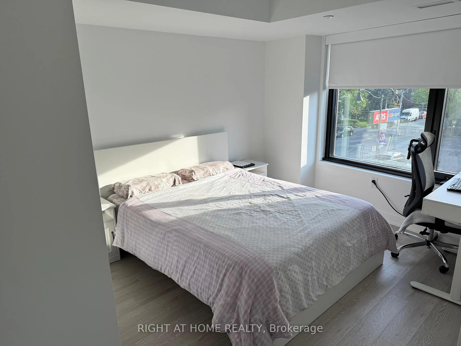 Photo 5 of Unit 305, 3 Strathgowan Avenue, Toronto, Lawrence Park South — HOMEH