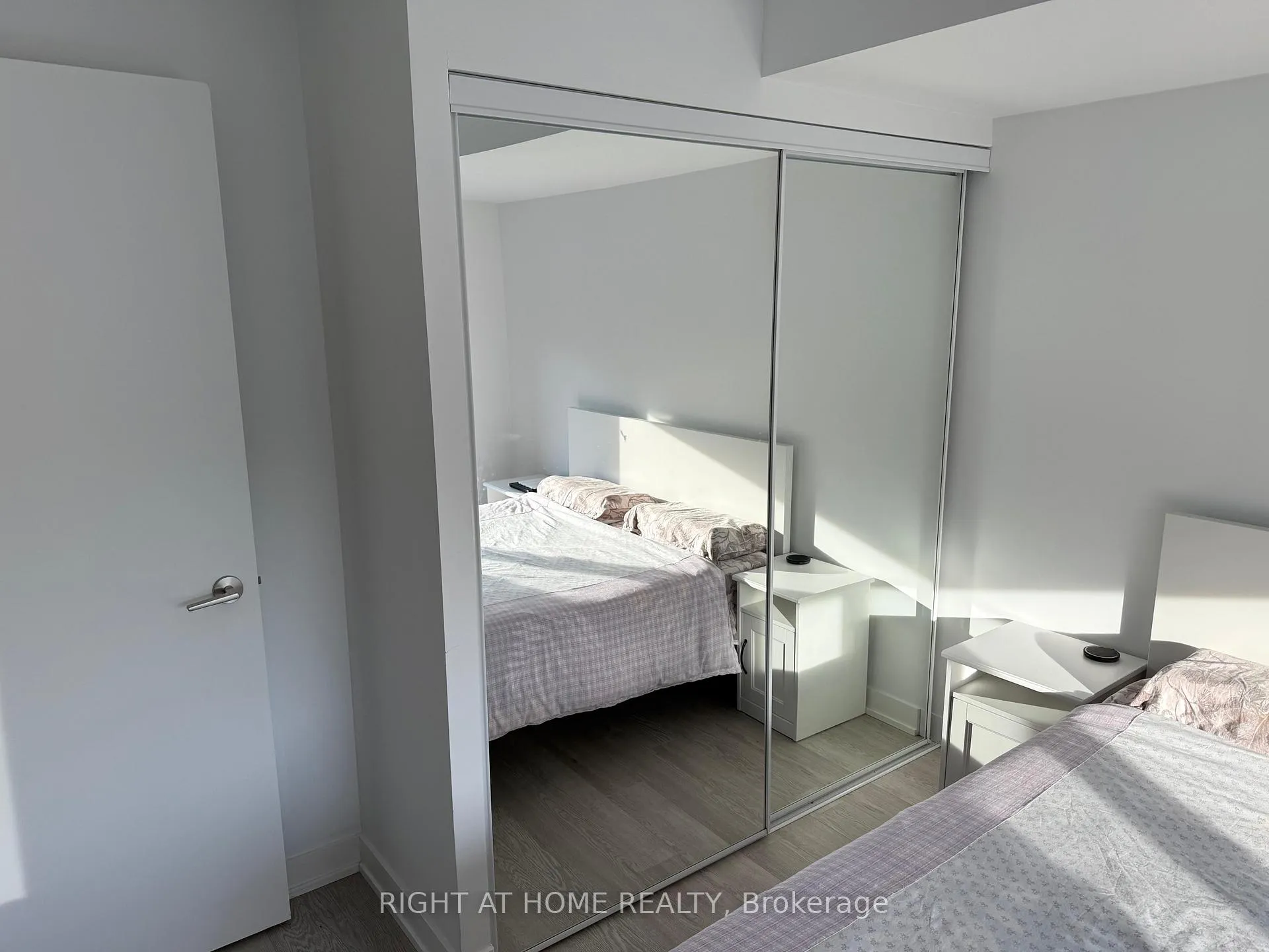 Photo 7 of Unit 305, 3 Strathgowan Avenue, Toronto, Lawrence Park South — HOMEH