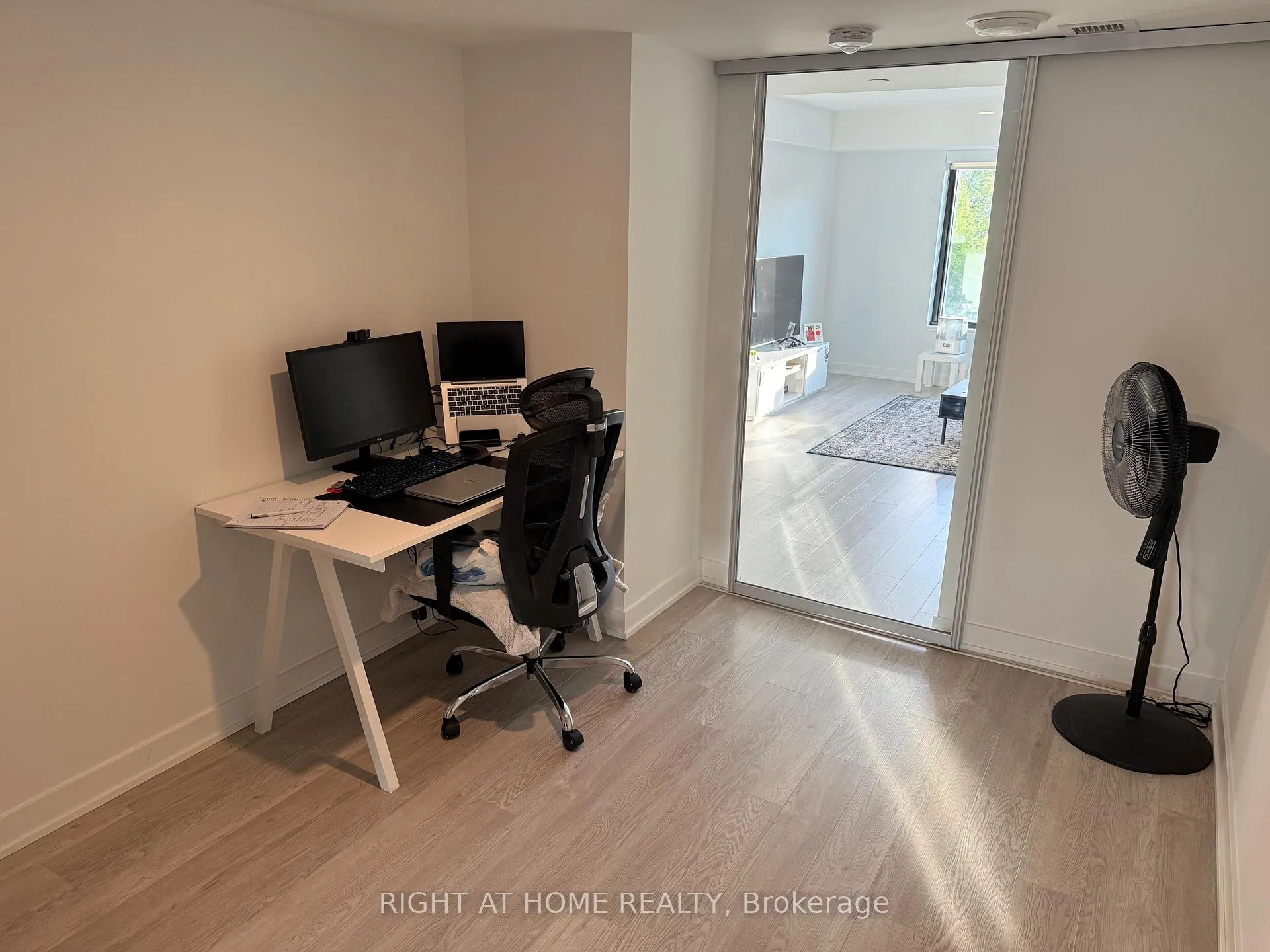 Photo 8 of Unit 305, 3 Strathgowan Avenue, Toronto, Lawrence Park South — HOMEH