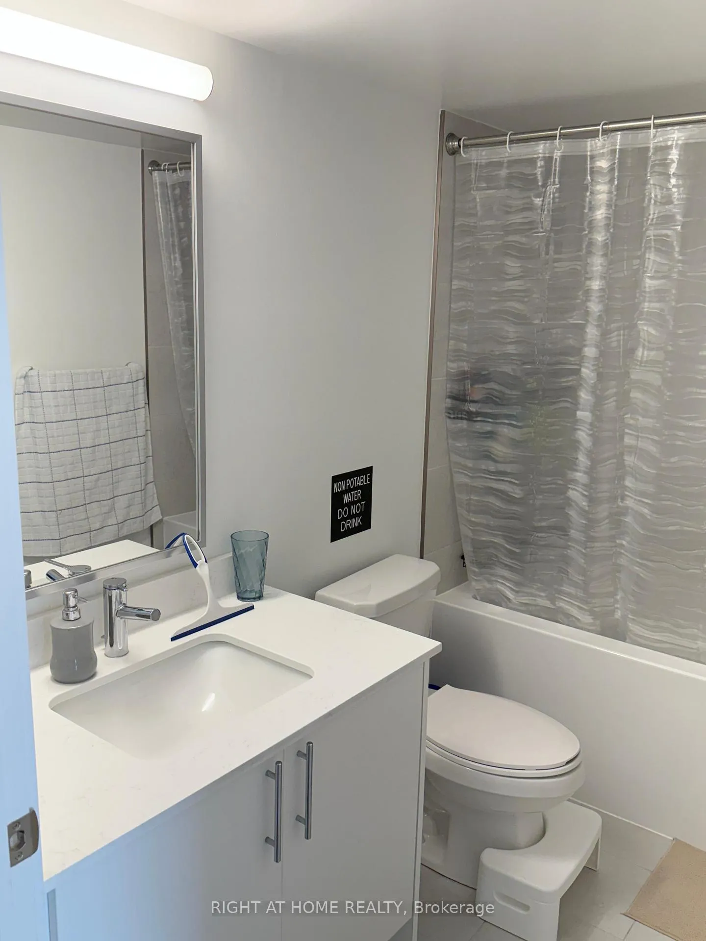 Photo 14 of Unit 305, 3 Strathgowan Avenue, Toronto, Lawrence Park South — HOMEH
