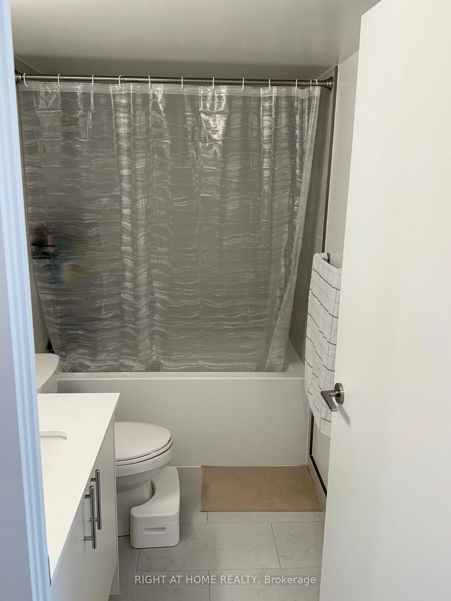 Photo 15 of Unit 305, 3 Strathgowan Avenue, Toronto, Lawrence Park South — HOMEH