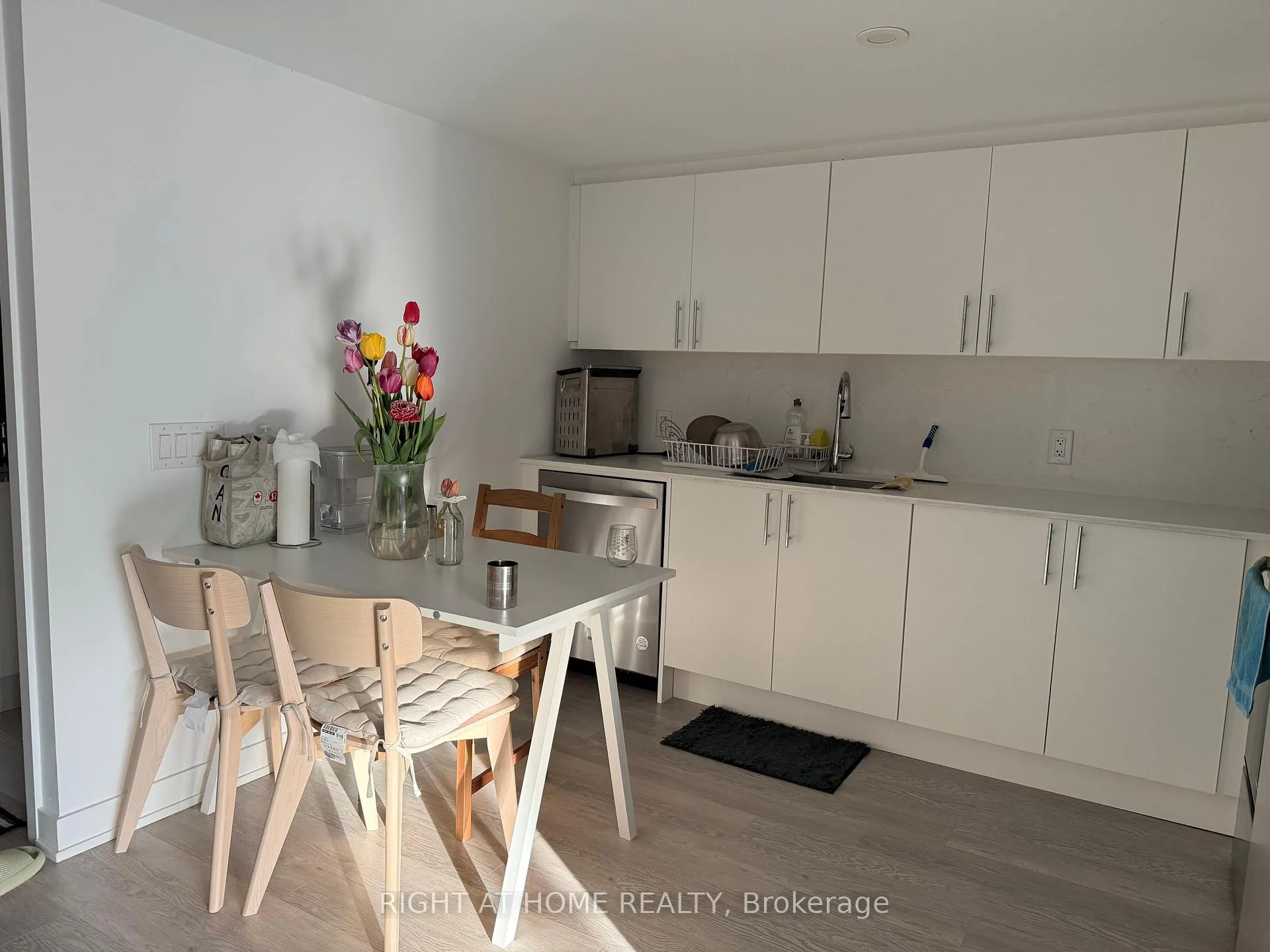 Photo 17 of Unit 305, 3 Strathgowan Avenue, Toronto, Lawrence Park South — HOMEH