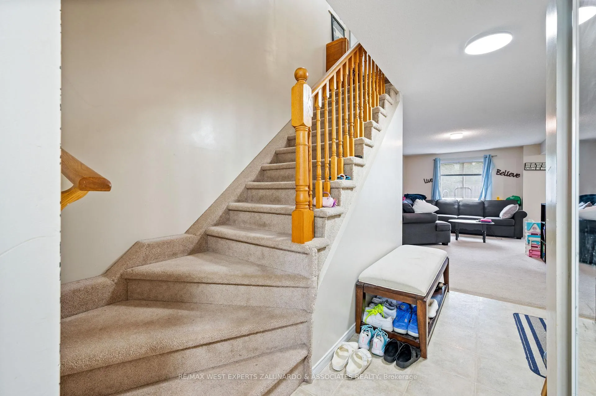 Photo 4 of 11 Raymond Crescent, Barrie, Painswick South — HOMEH