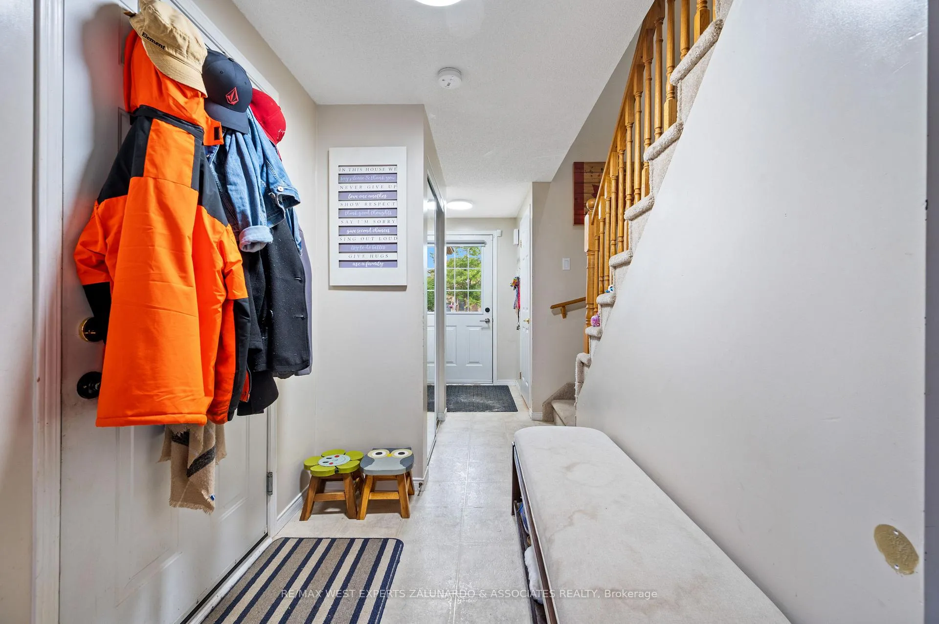 Photo 5 of 11 Raymond Crescent, Barrie, Painswick South — HOMEH