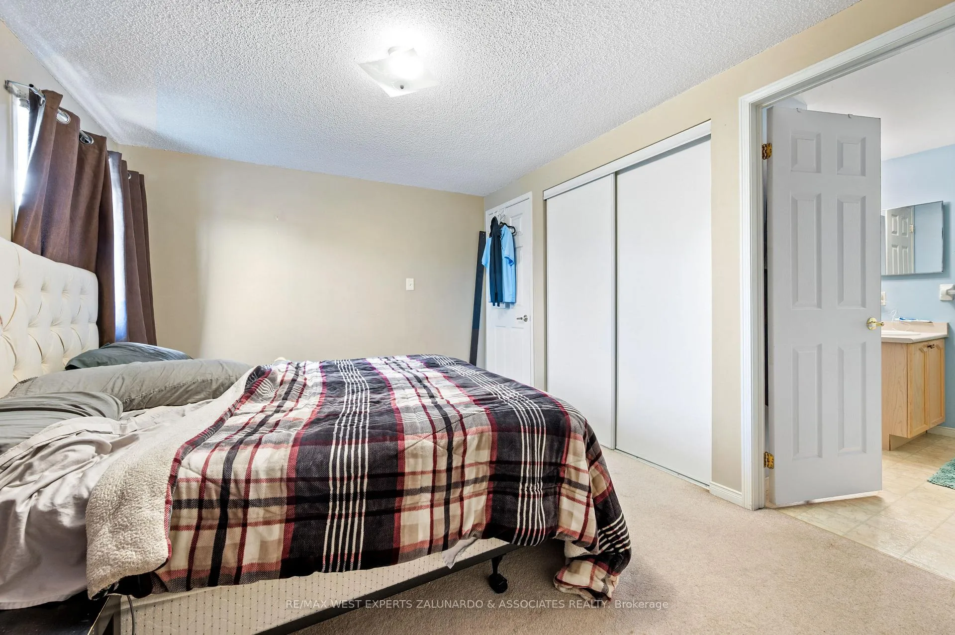 Photo 14 of 11 Raymond Crescent, Barrie, Painswick South — HOMEH