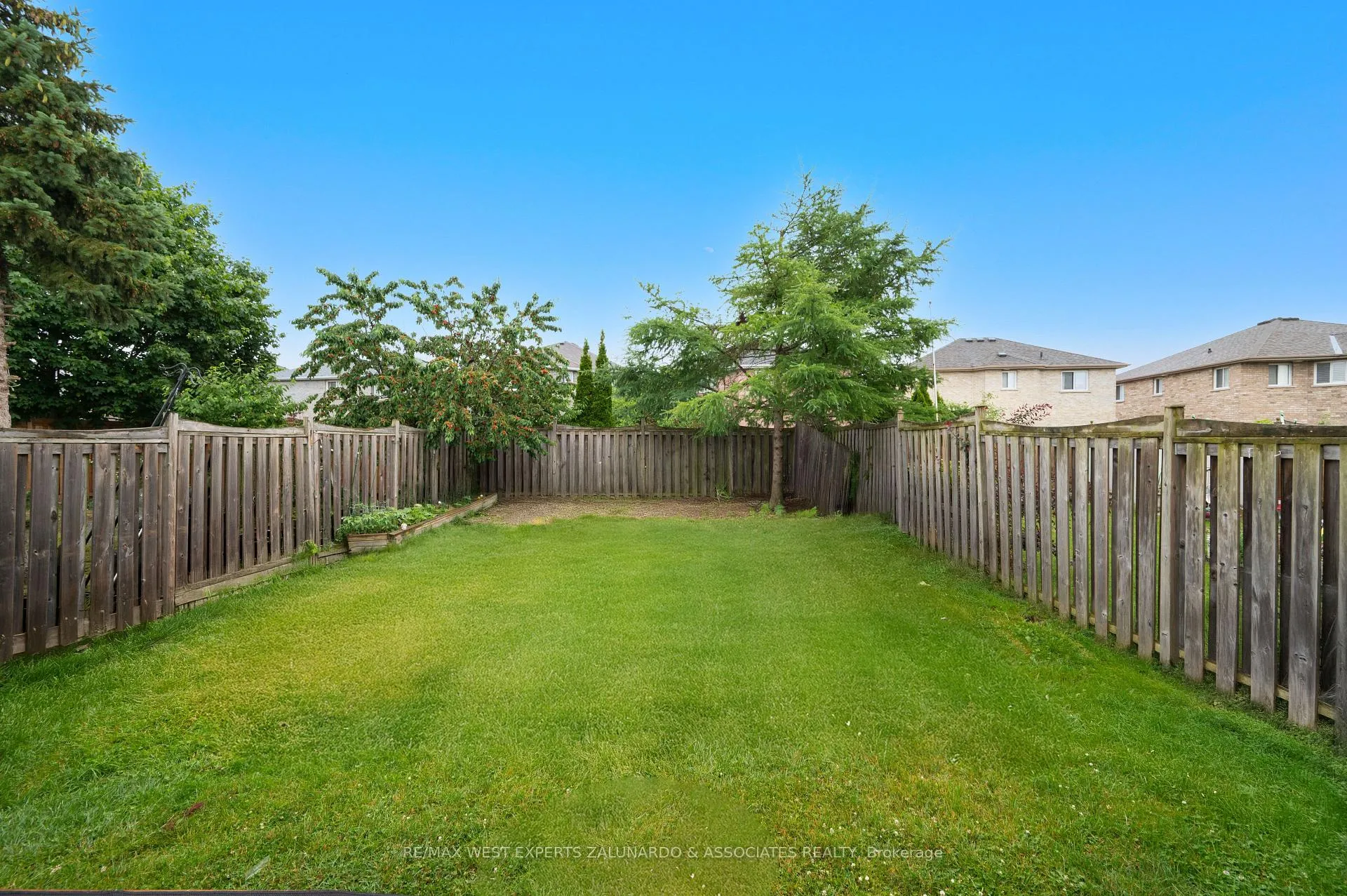 Photo 20 of 11 Raymond Crescent, Barrie, Painswick South — HOMEH