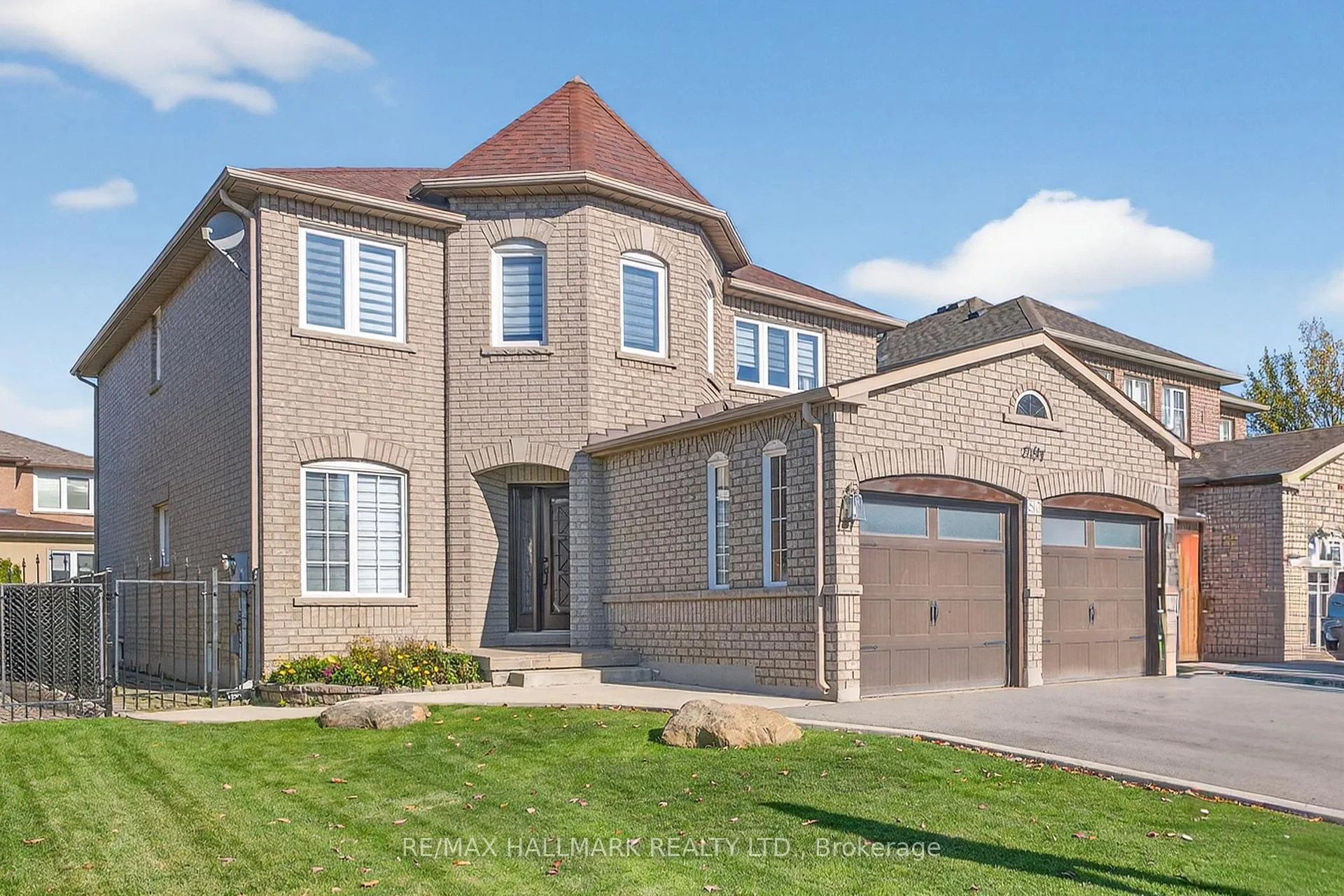 Photo 3 of 50 Coalbrook Court, Vaughan, East Woodbridge — HOMEH