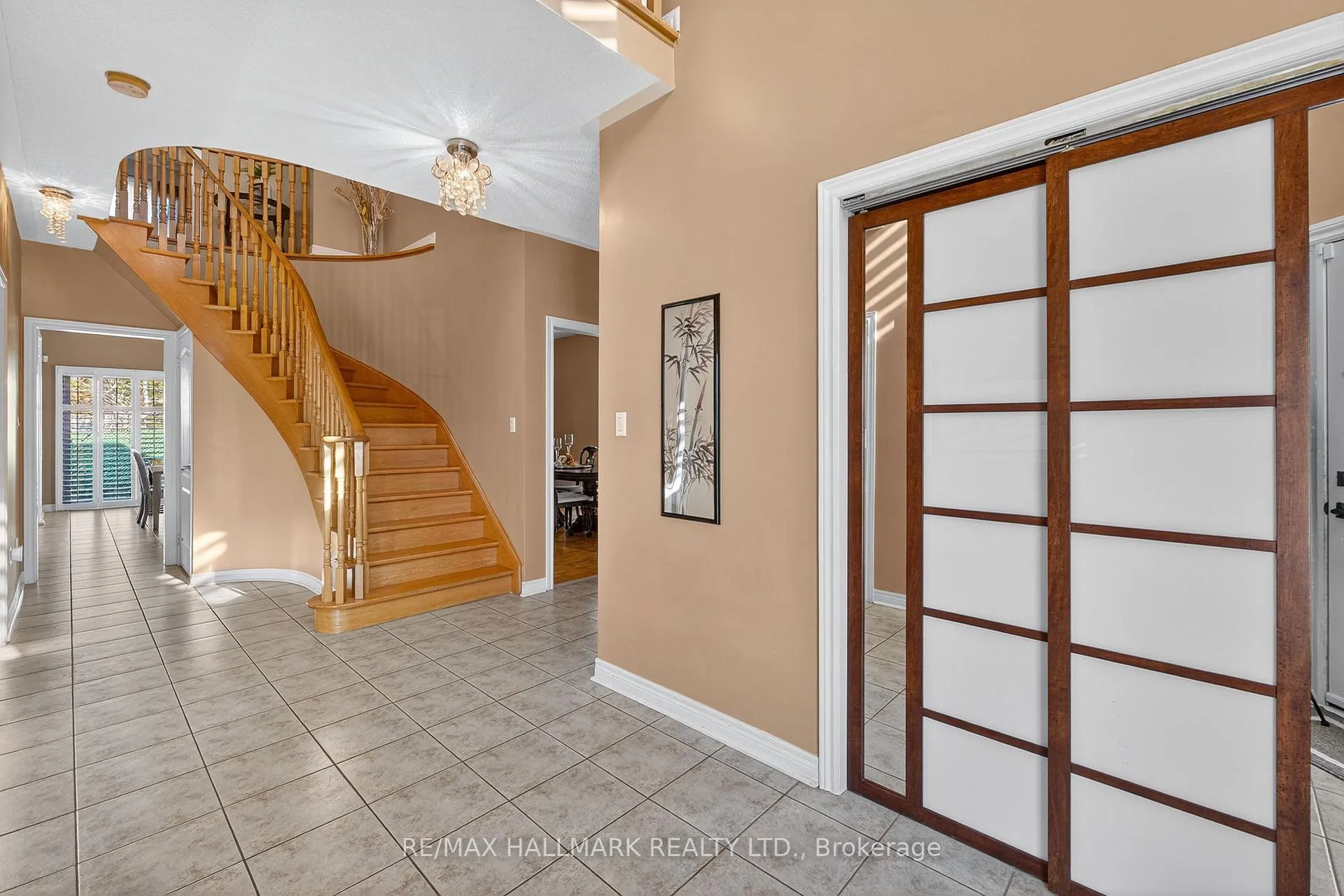 Photo 5 of 50 Coalbrook Court, Vaughan, East Woodbridge — HOMEH