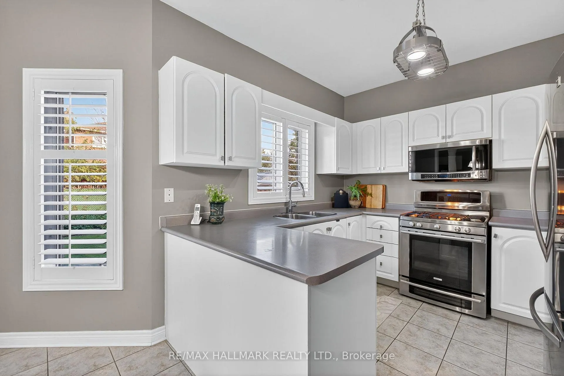 Photo 13 of 50 Coalbrook Court, Vaughan, East Woodbridge — HOMEH