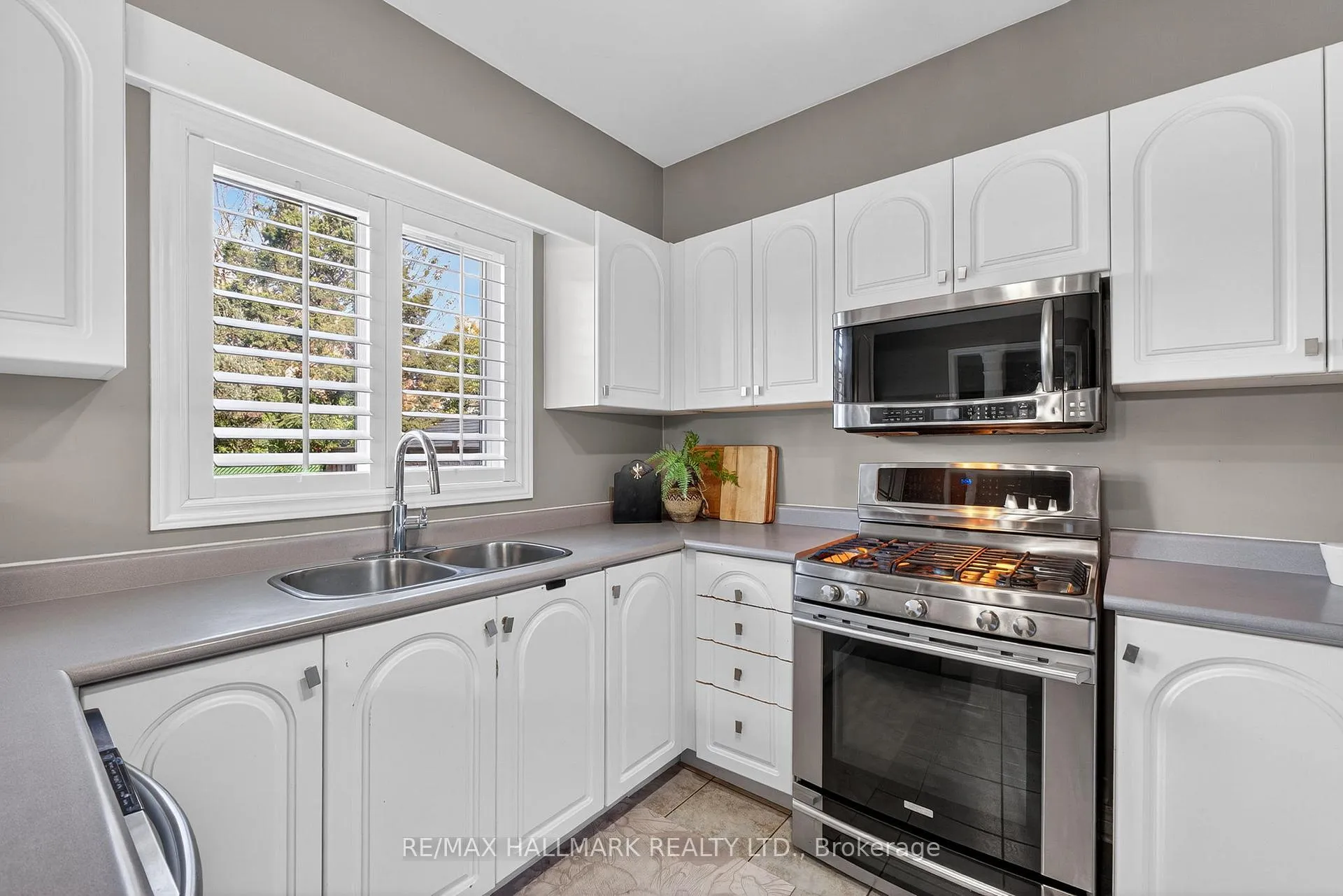 Photo 14 of 50 Coalbrook Court, Vaughan, East Woodbridge — HOMEH