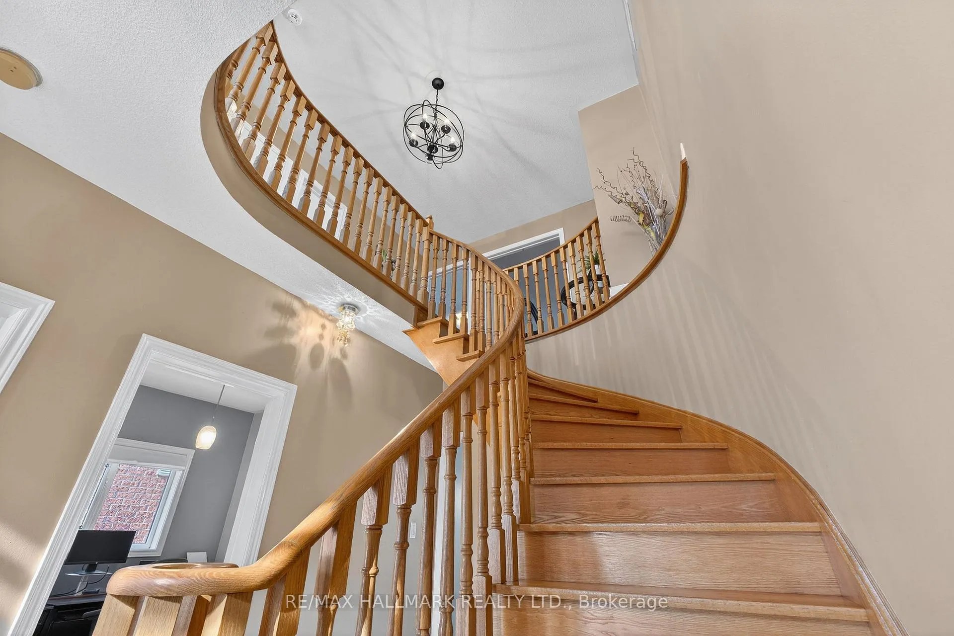 Photo 29 of 50 Coalbrook Court, Vaughan, East Woodbridge — HOMEH