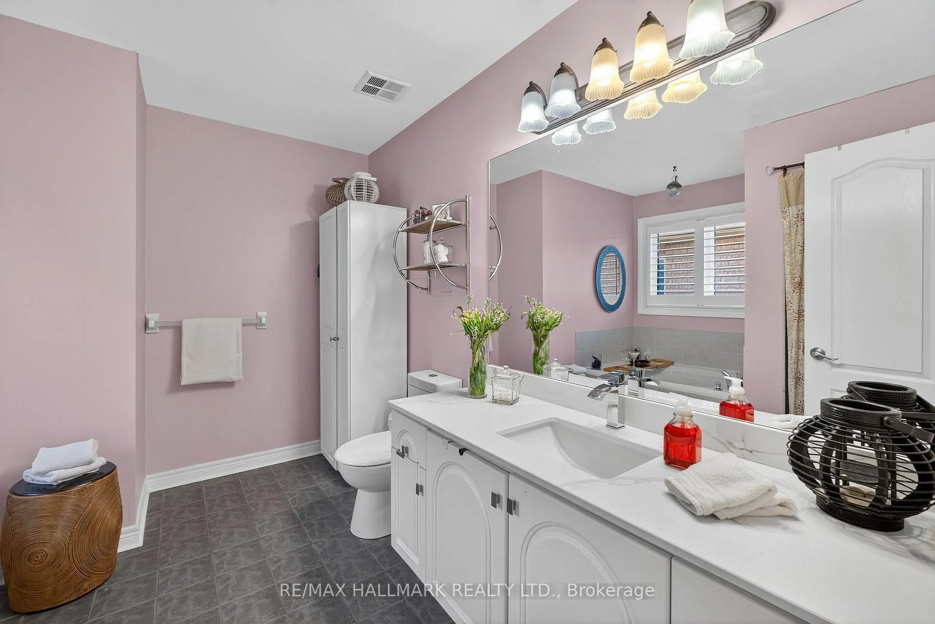 Photo 36 of 50 Coalbrook Court, Vaughan, East Woodbridge — HOMEH
