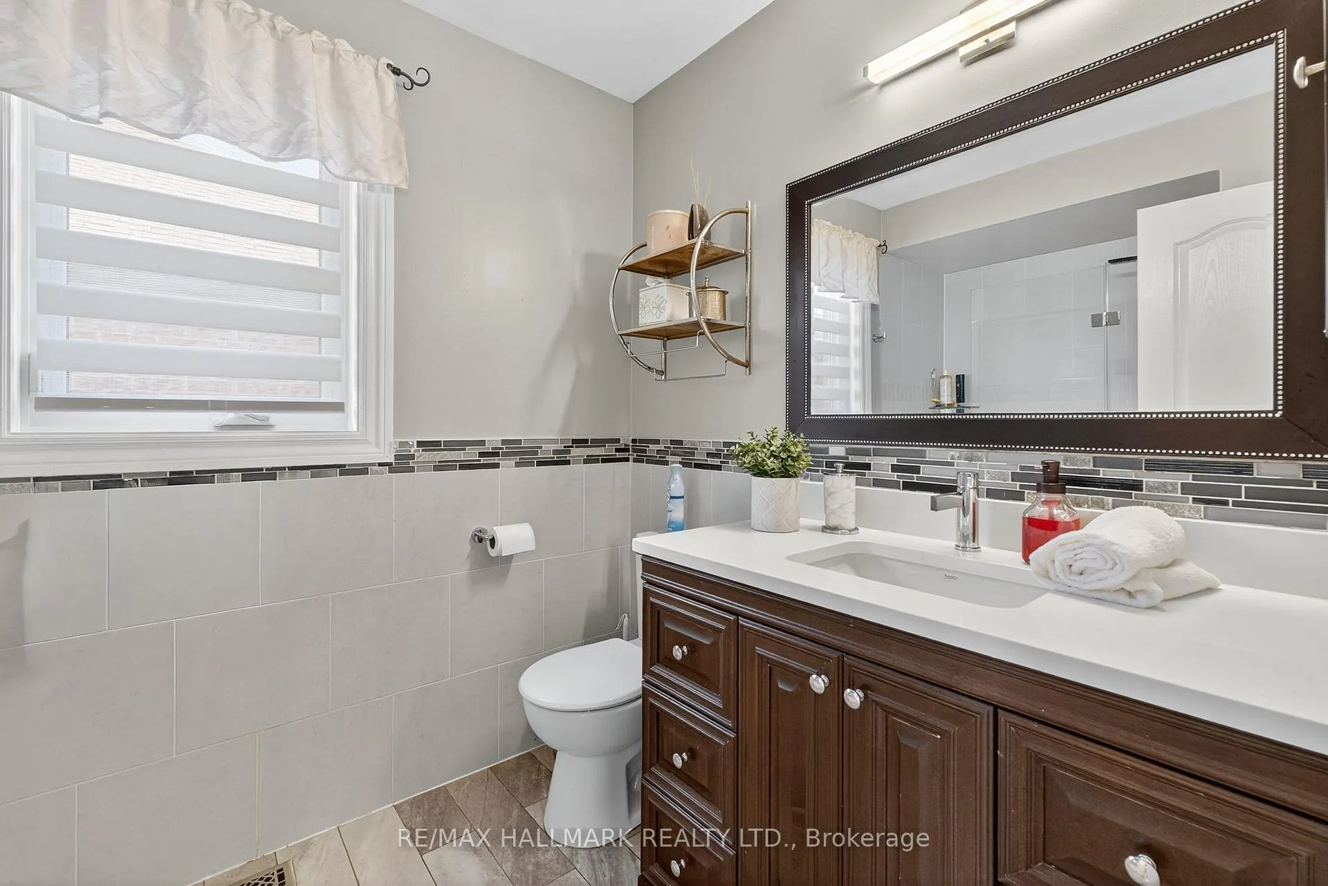 Photo 44 of 50 Coalbrook Court, Vaughan, East Woodbridge — HOMEH