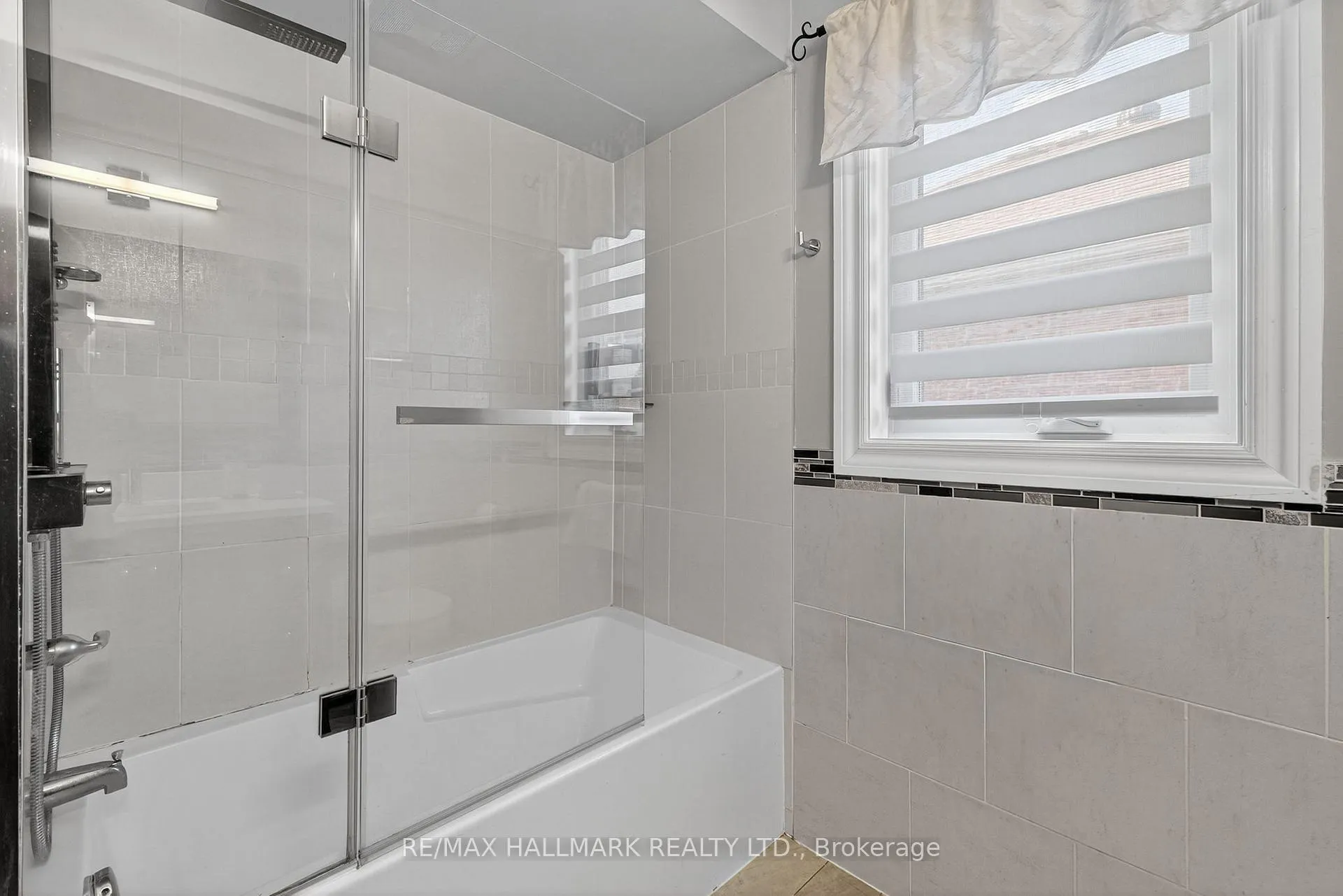Photo 45 of 50 Coalbrook Court, Vaughan, East Woodbridge — HOMEH