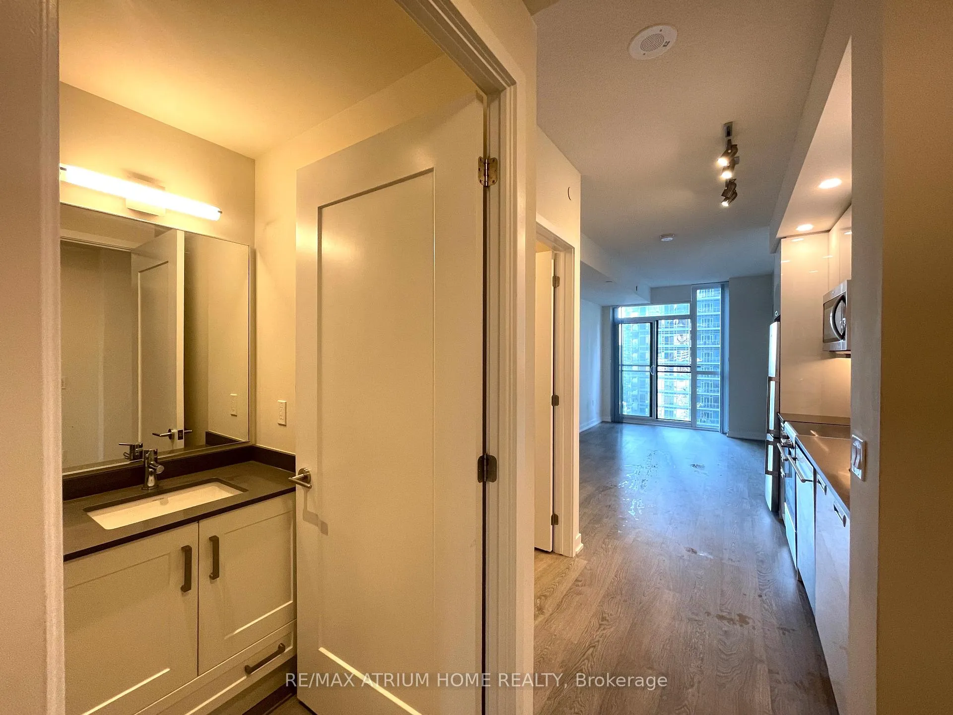 Photo 6 of Unit 2506, 99 John S, South Huron, Exeter — HOMEH