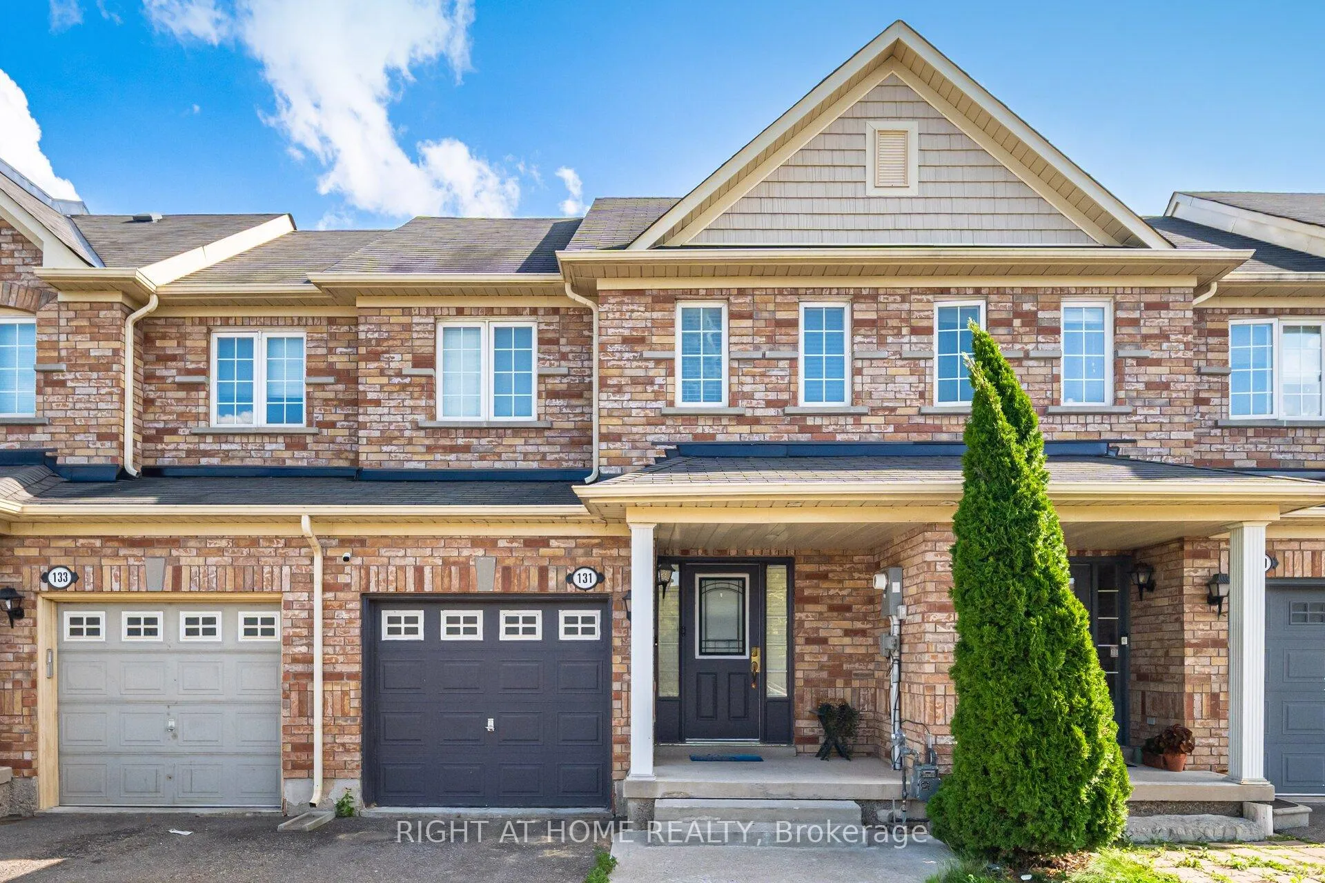 Front of 131 Crystal Glen Crescent