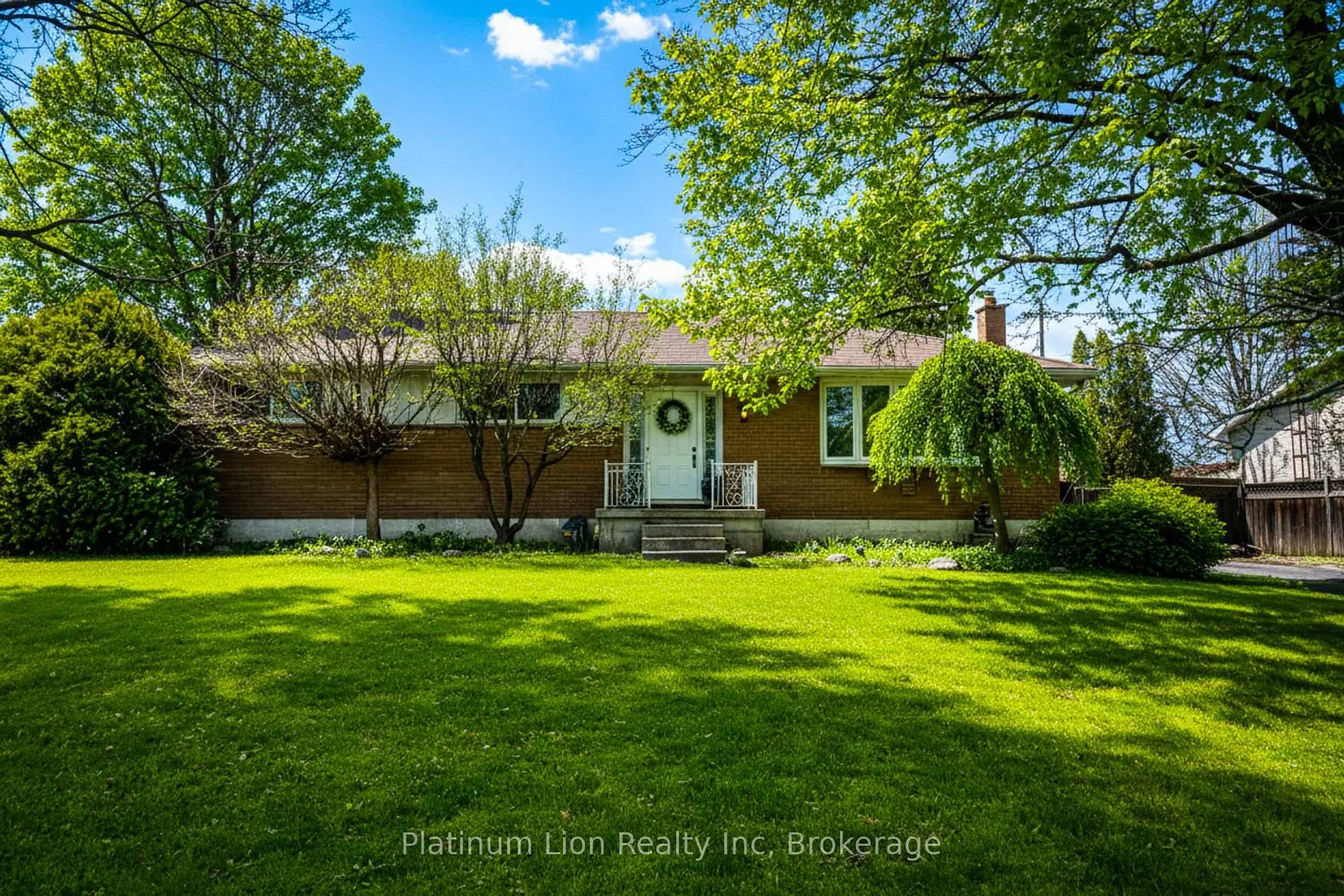 Photo 1 of 6 Bayly Drive, Brant, Paris — HOMEH