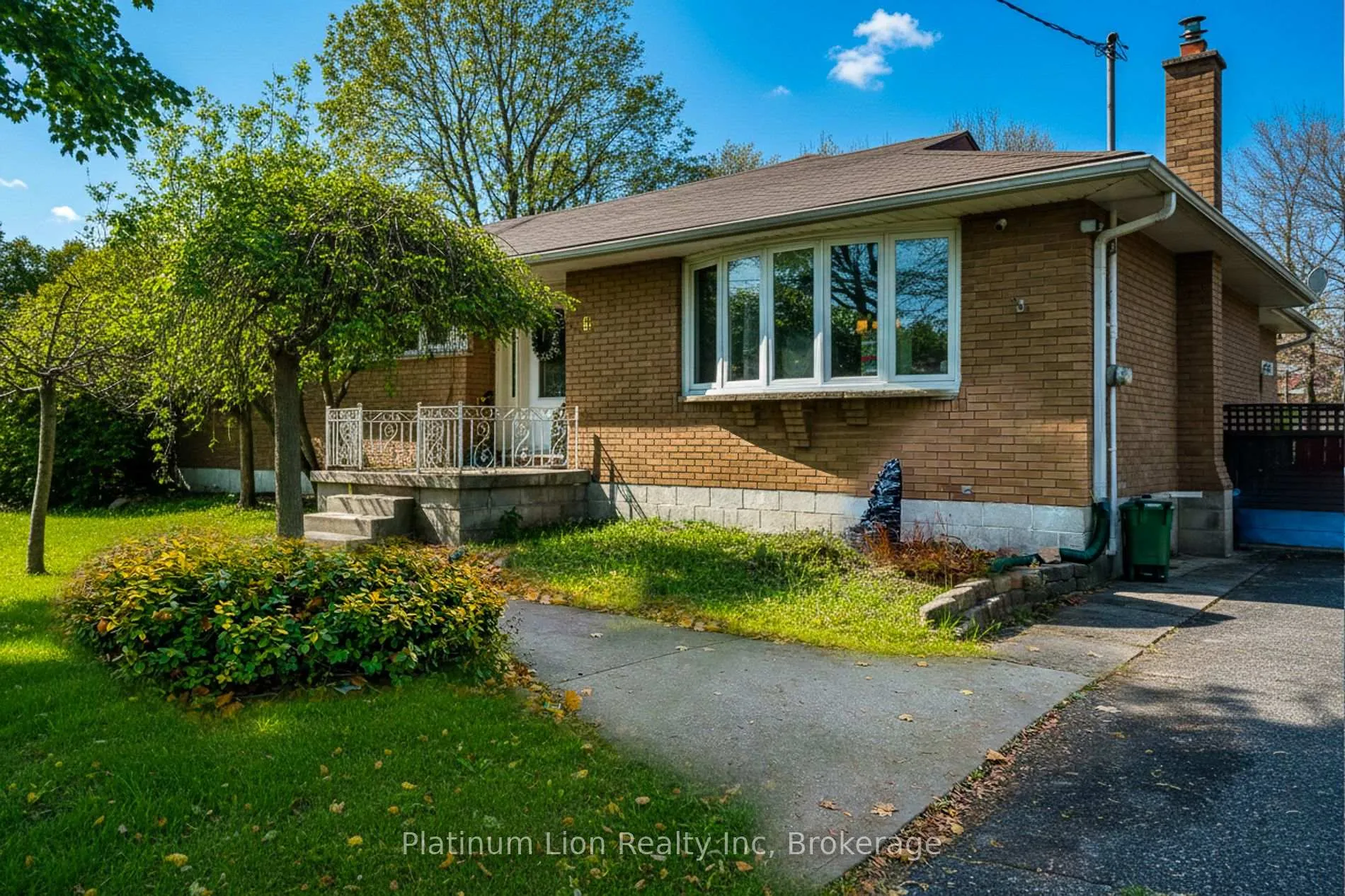 Photo 2 of 6 Bayly Drive, Brant, Paris — HOMEH