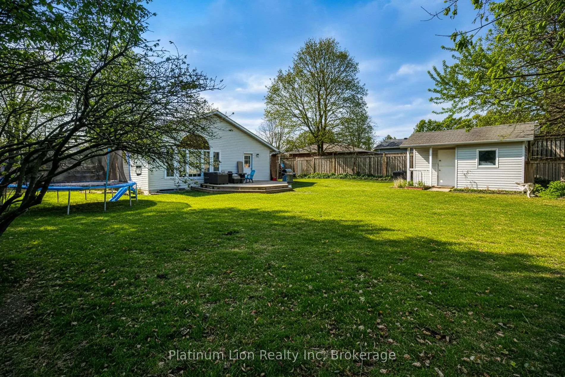 Photo 5 of 6 Bayly Drive, Brant, Paris — HOMEH