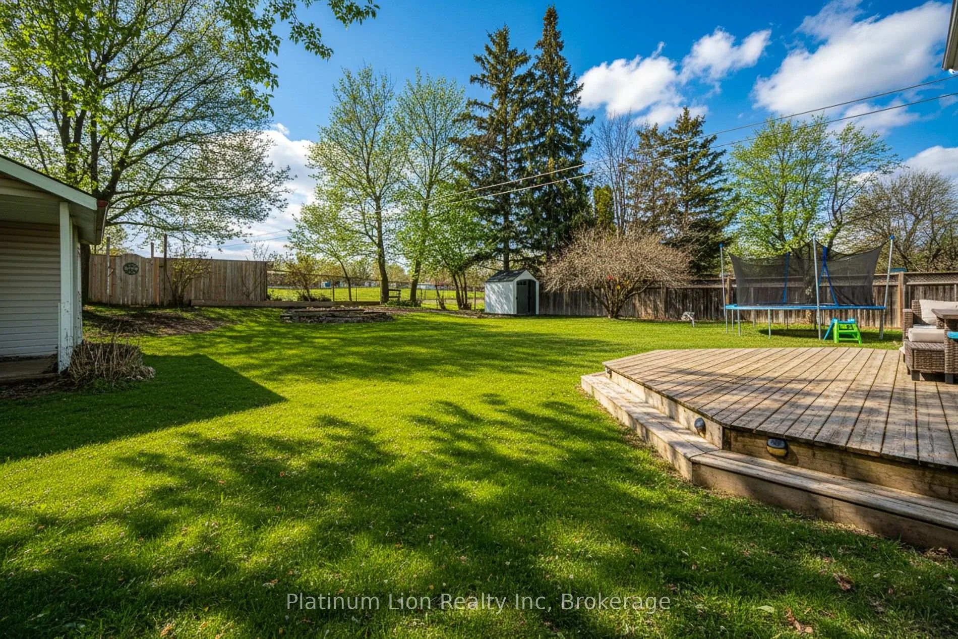 Photo 9 of 6 Bayly Drive, Brant, Paris — HOMEH