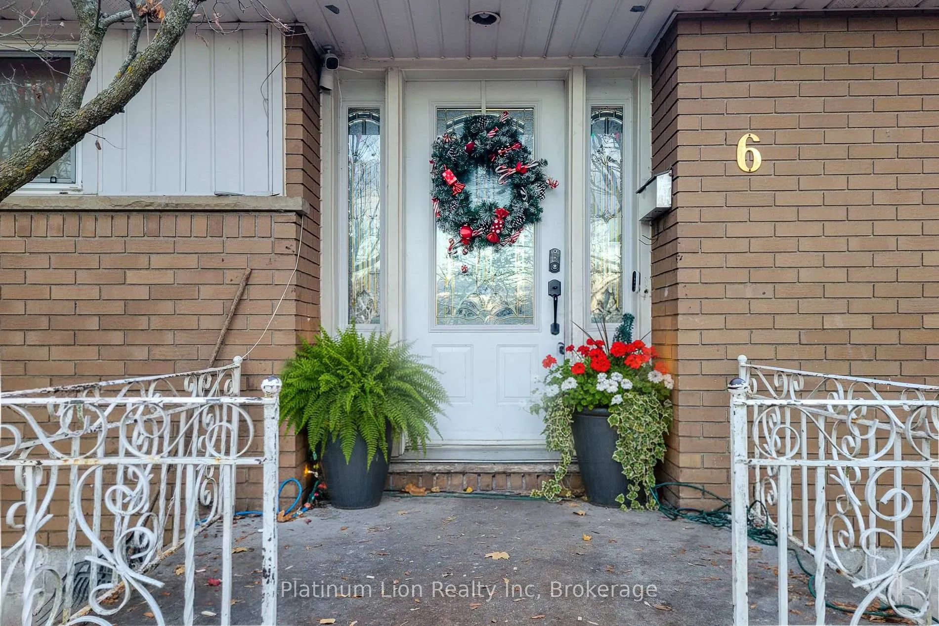 Photo 13 of 6 Bayly Drive, Brant, Paris — HOMEH