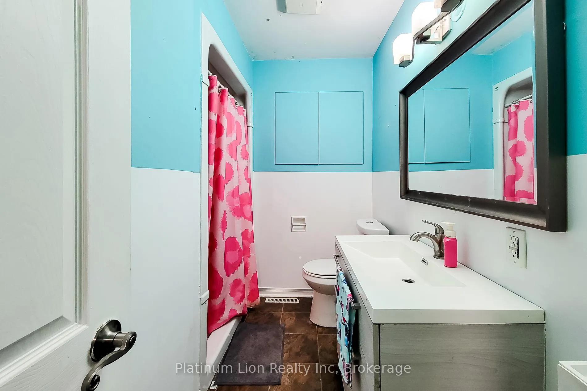Photo 32 of 6 Bayly Drive, Brant, Paris — HOMEH