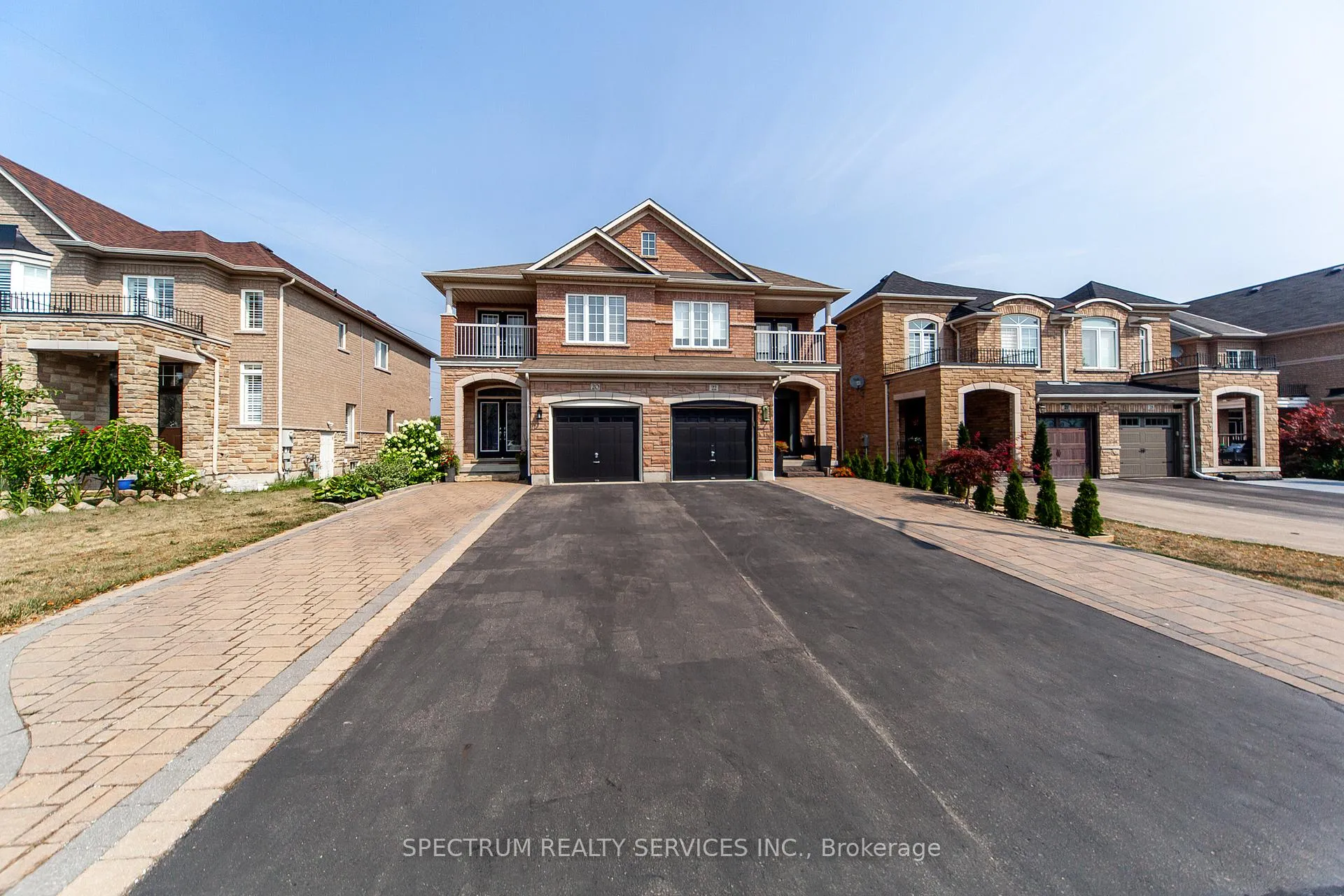Photo 2 of 20 Worthview Drive, Vaughan, West Woodbridge — HOMEH