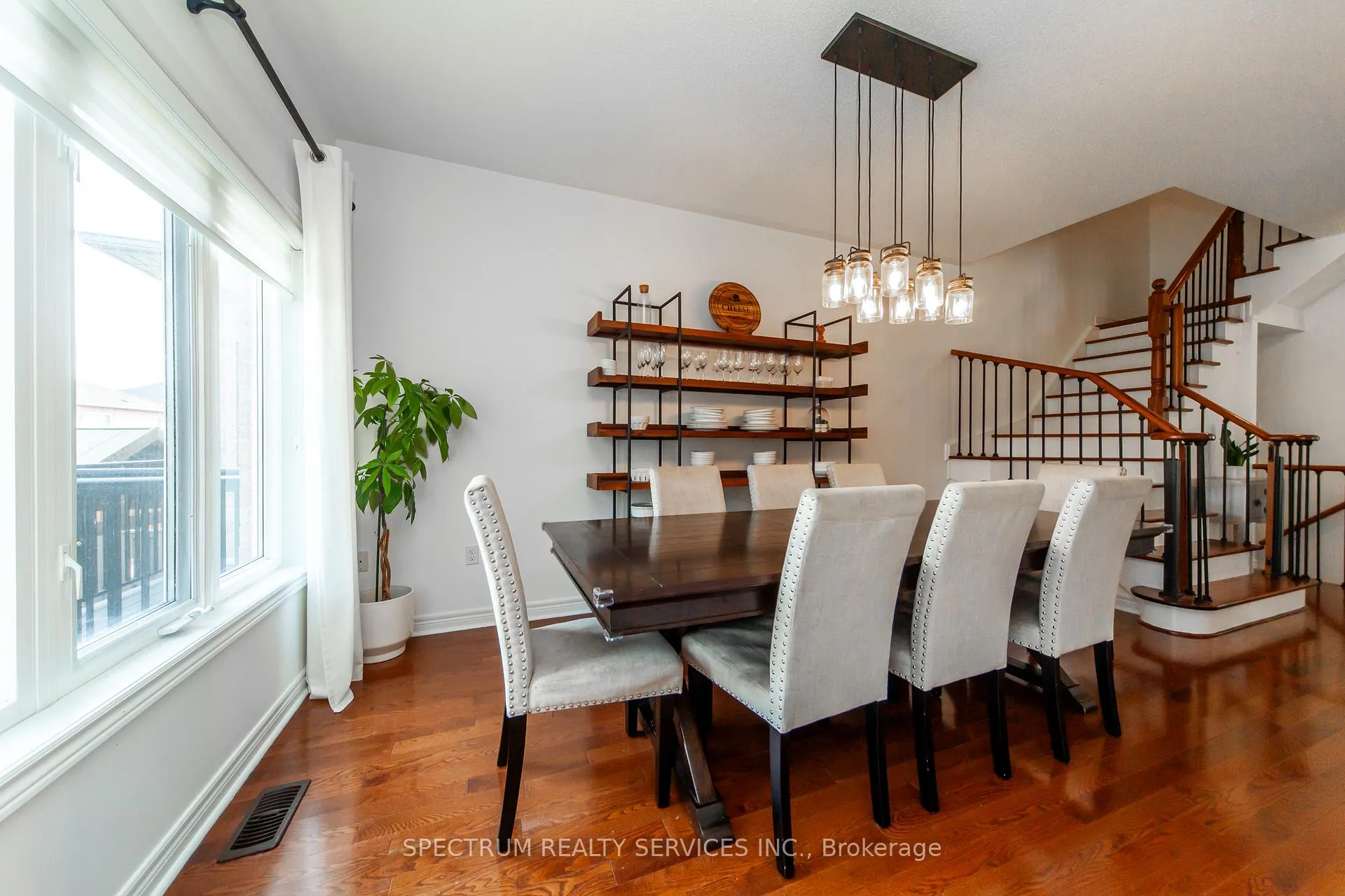 Photo 8 of 20 Worthview Drive, Vaughan, West Woodbridge — HOMEH