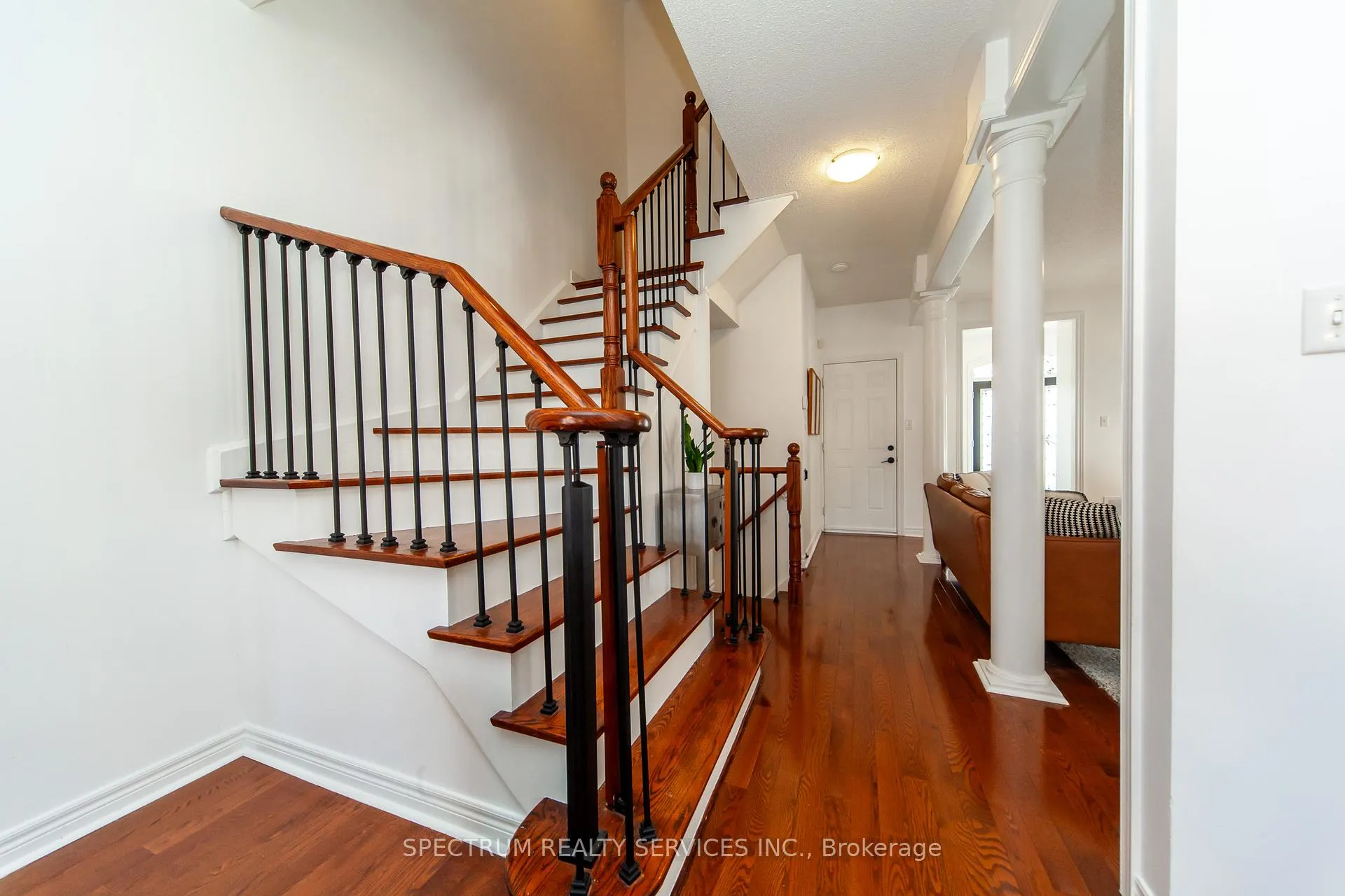 Photo 12 of 20 Worthview Drive, Vaughan, West Woodbridge — HOMEH