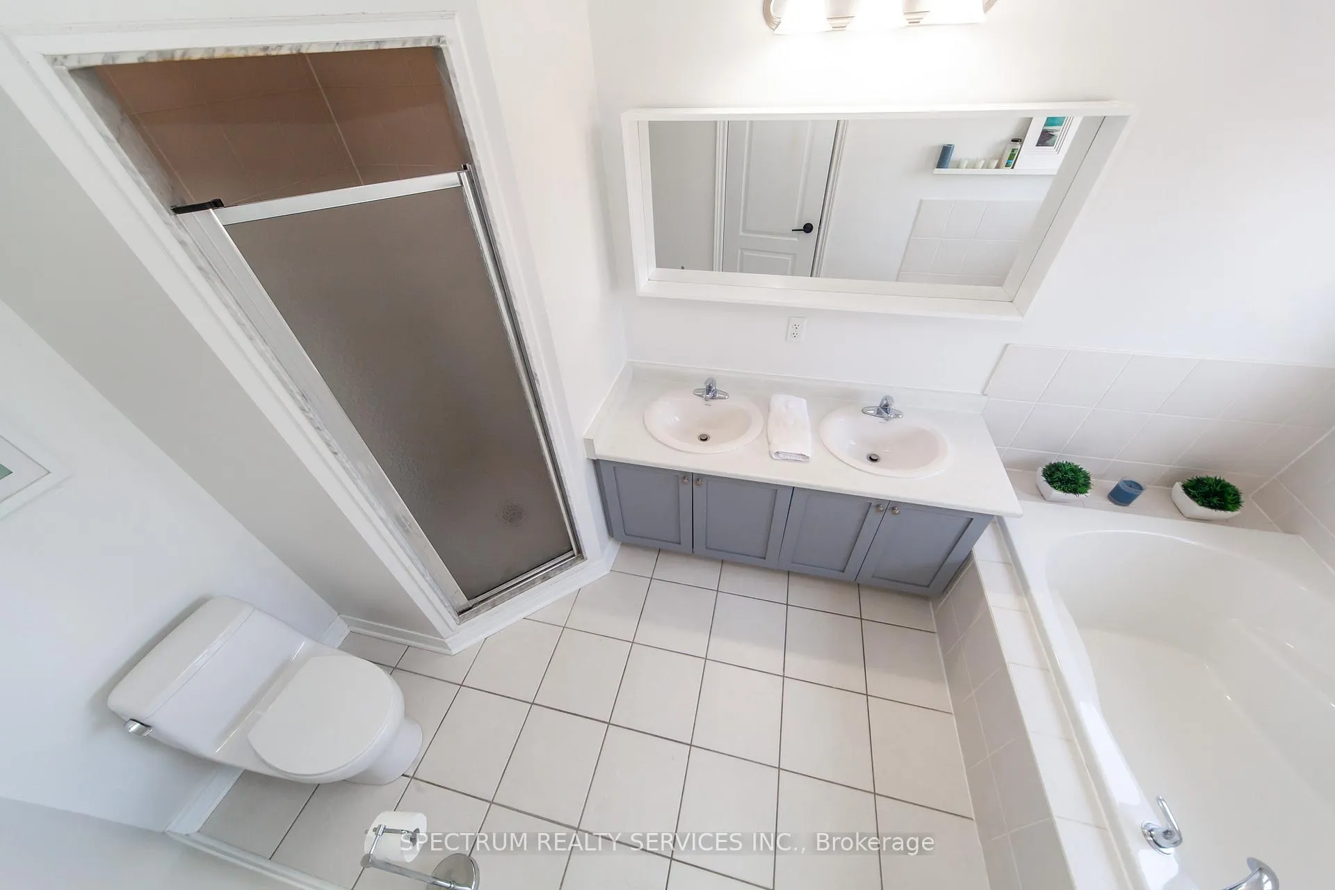 Photo 17 of 20 Worthview Drive, Vaughan, West Woodbridge — HOMEH