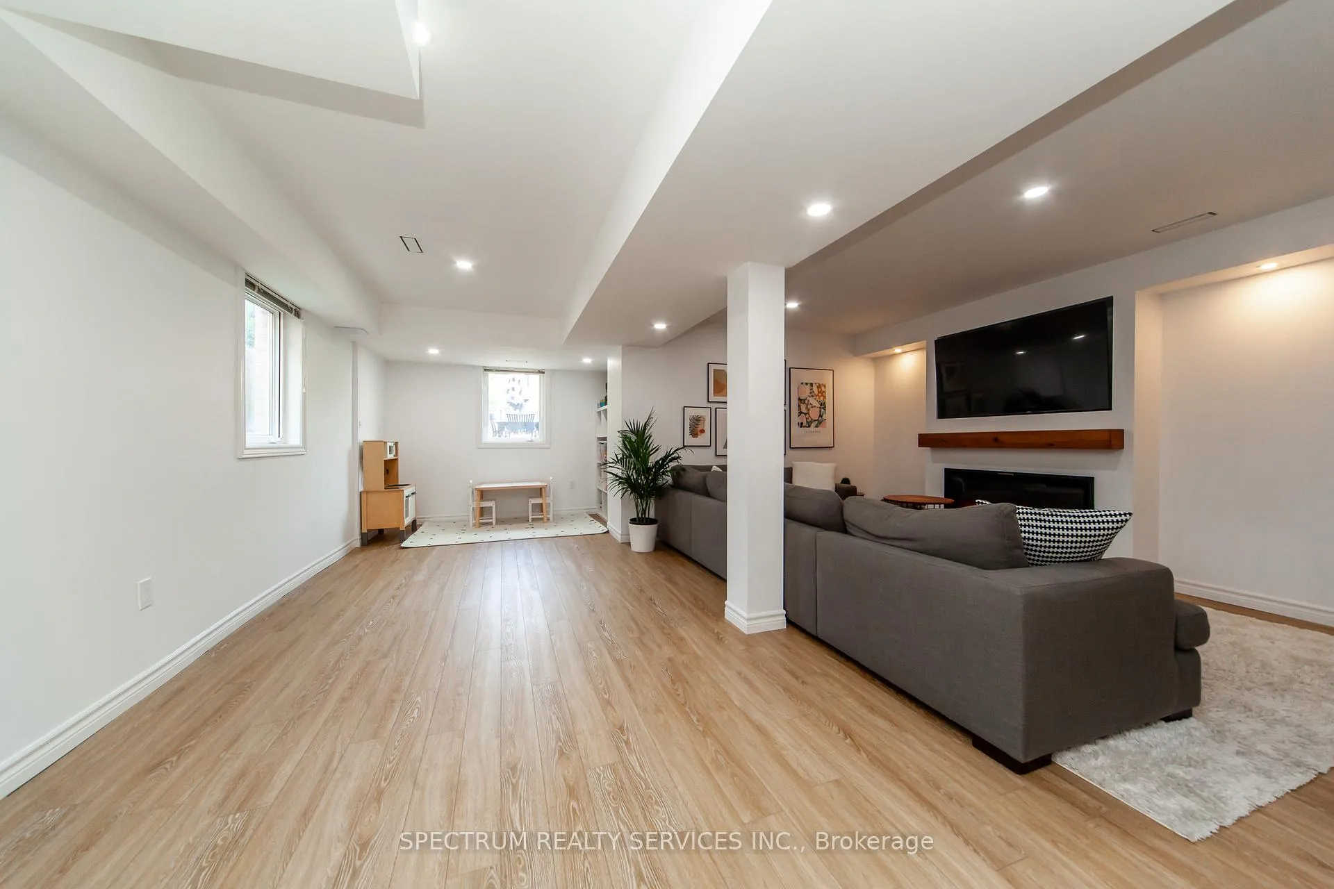 Photo 26 of 20 Worthview Drive, Vaughan, West Woodbridge — HOMEH