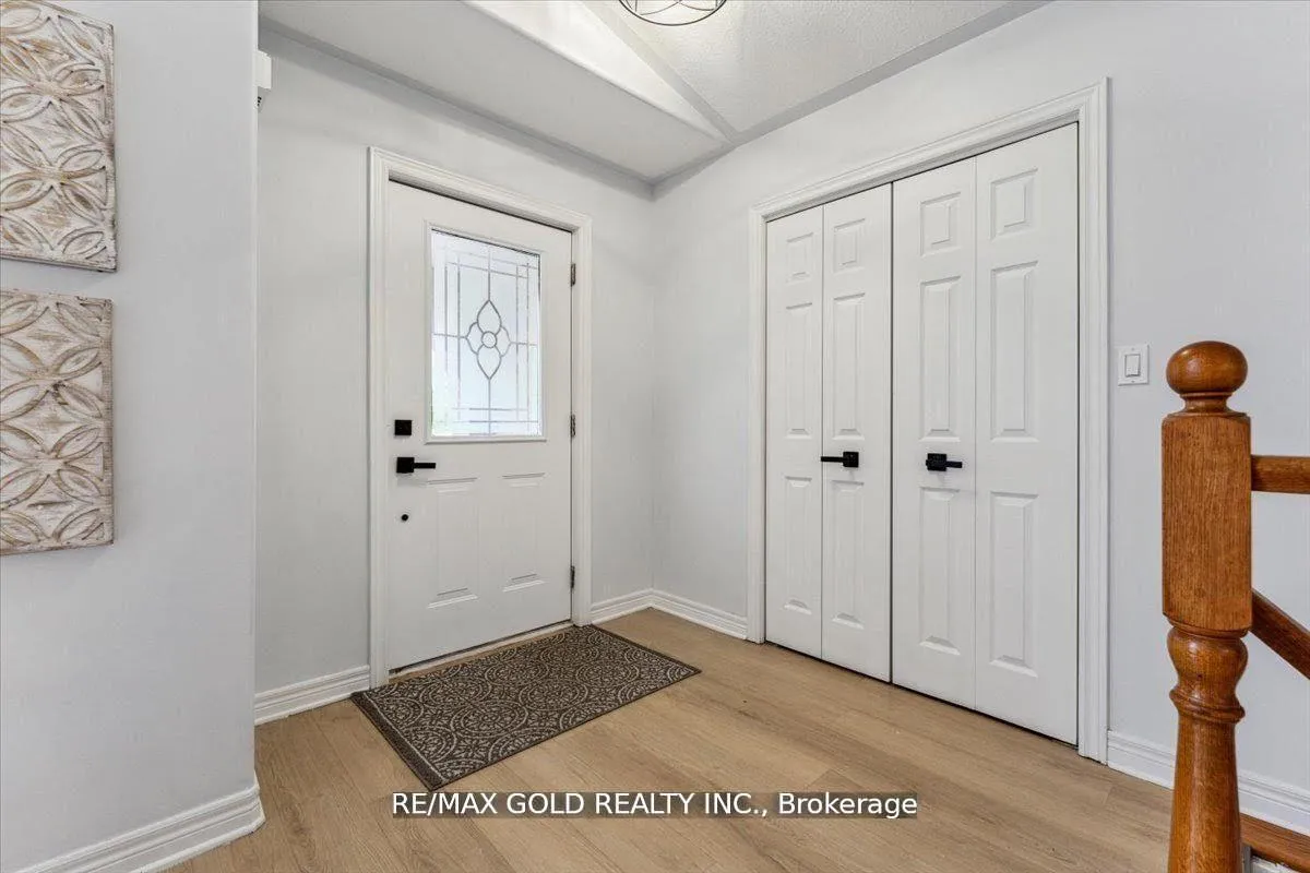 Photo 5 of 8163 Harvest Crescent, Niagara Falls, Ascot — HOMEH