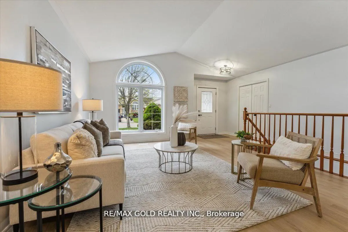 Photo 7 of 8163 Harvest Crescent, Niagara Falls, Ascot — HOMEH