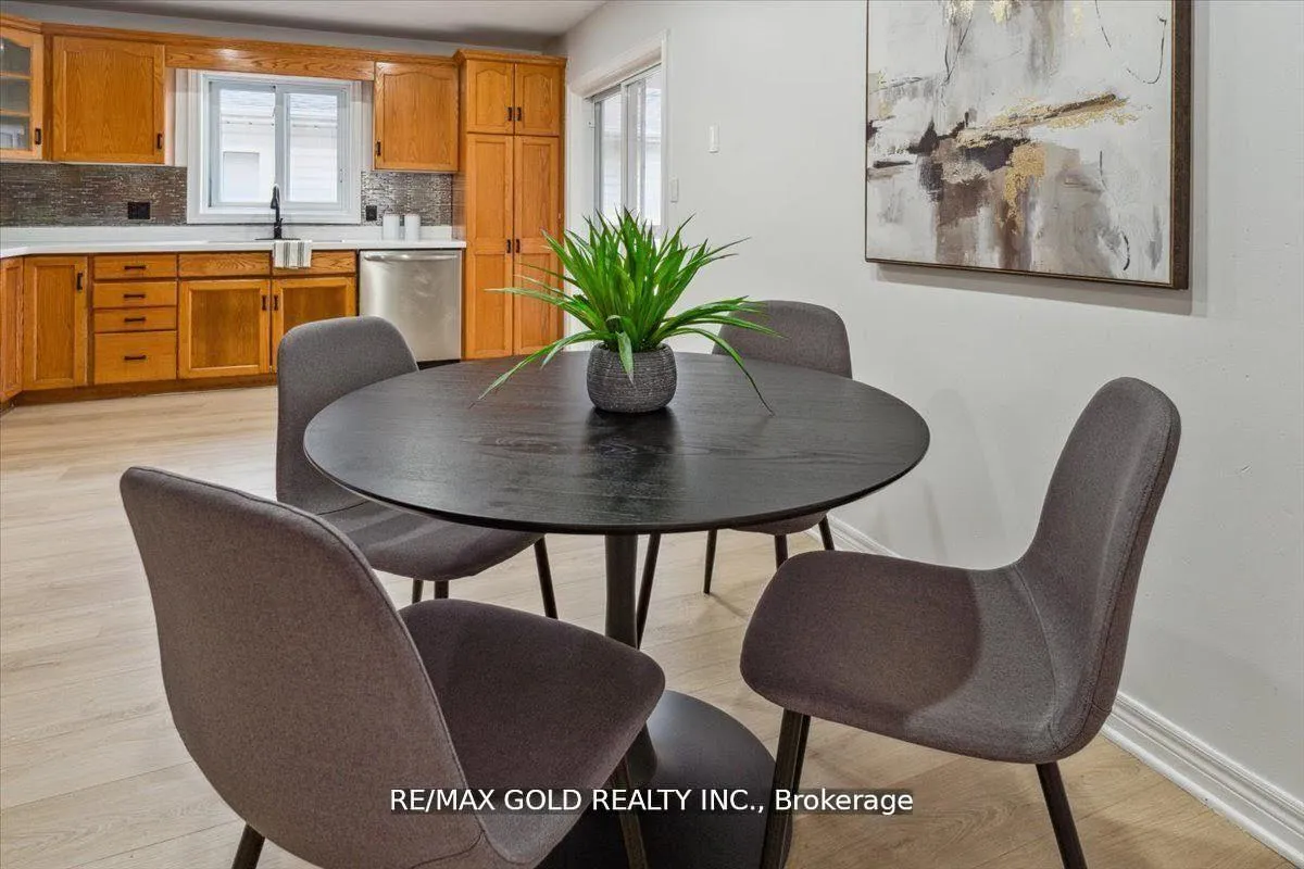 Photo 11 of 8163 Harvest Crescent, Niagara Falls, Ascot — HOMEH