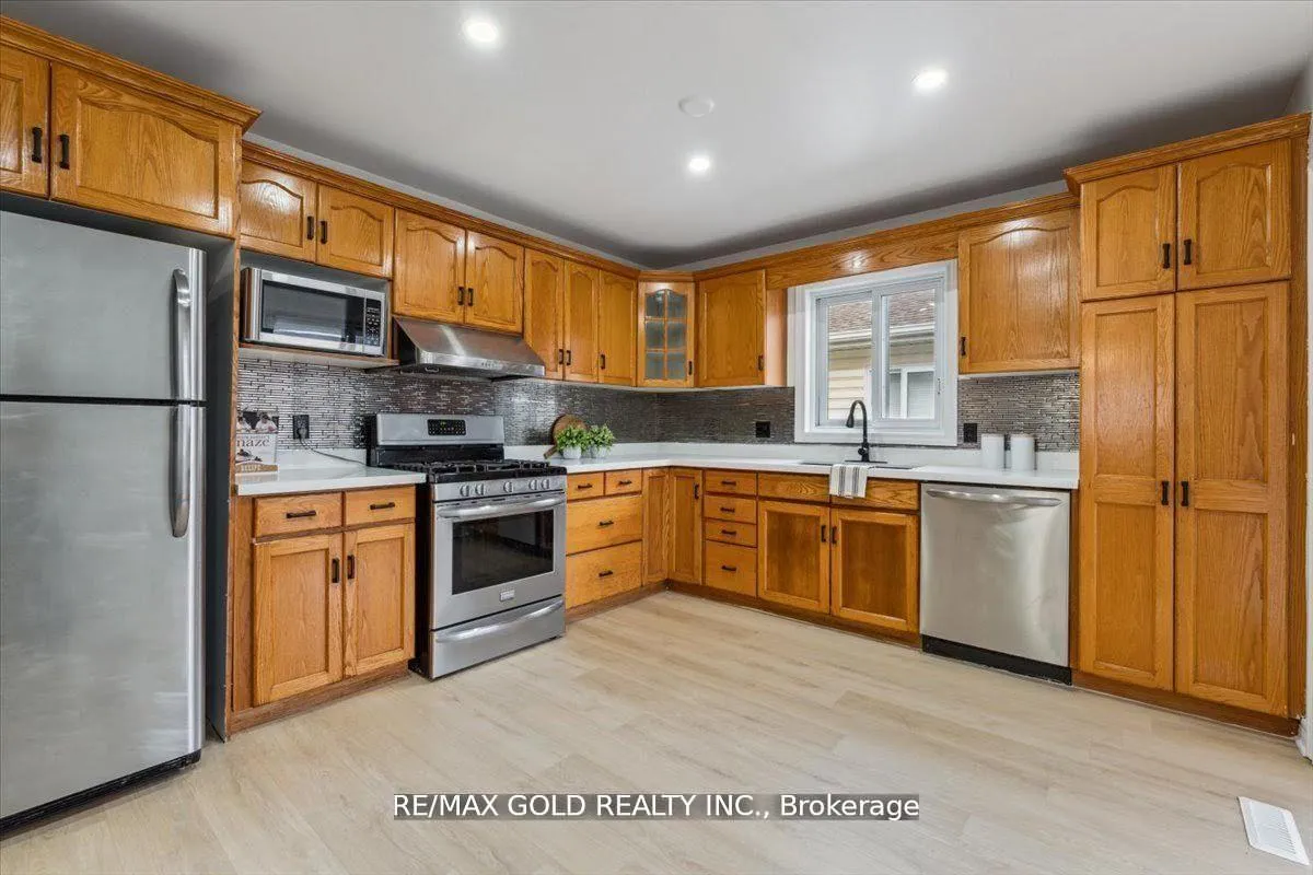 Photo 13 of 8163 Harvest Crescent, Niagara Falls, Ascot — HOMEH
