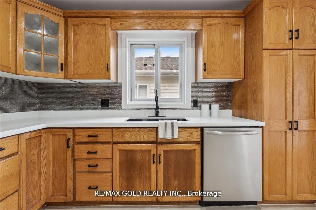 Photo 14 of 8163 Harvest Crescent, Niagara Falls, Ascot — HOMEH
