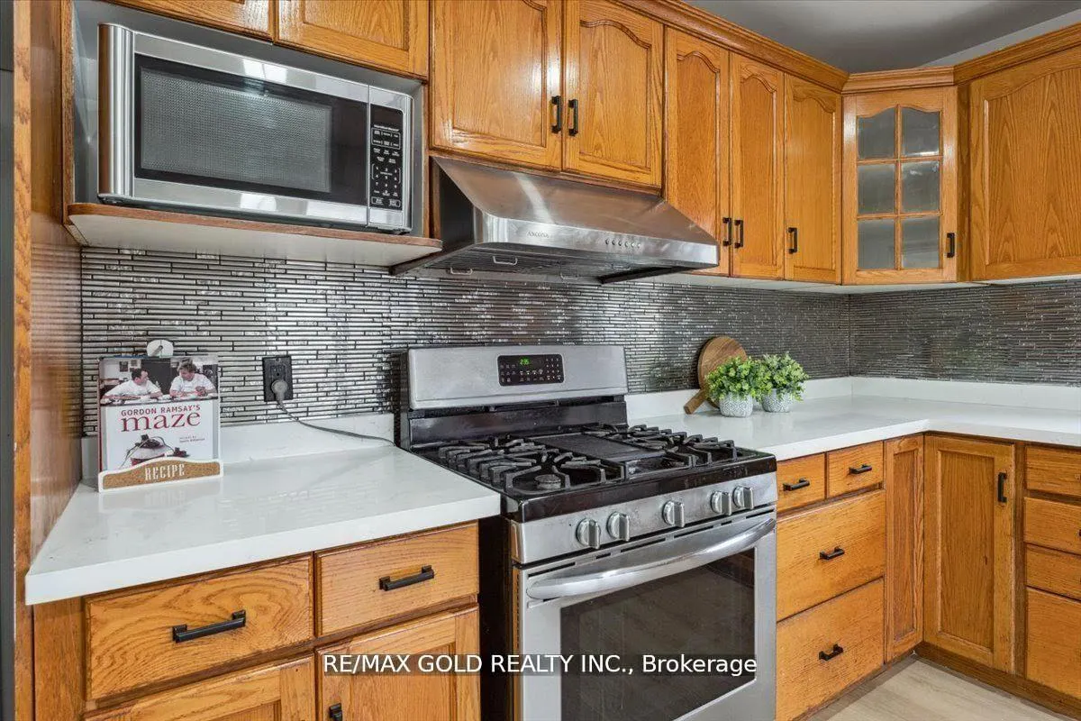 Photo 16 of 8163 Harvest Crescent, Niagara Falls, Ascot — HOMEH