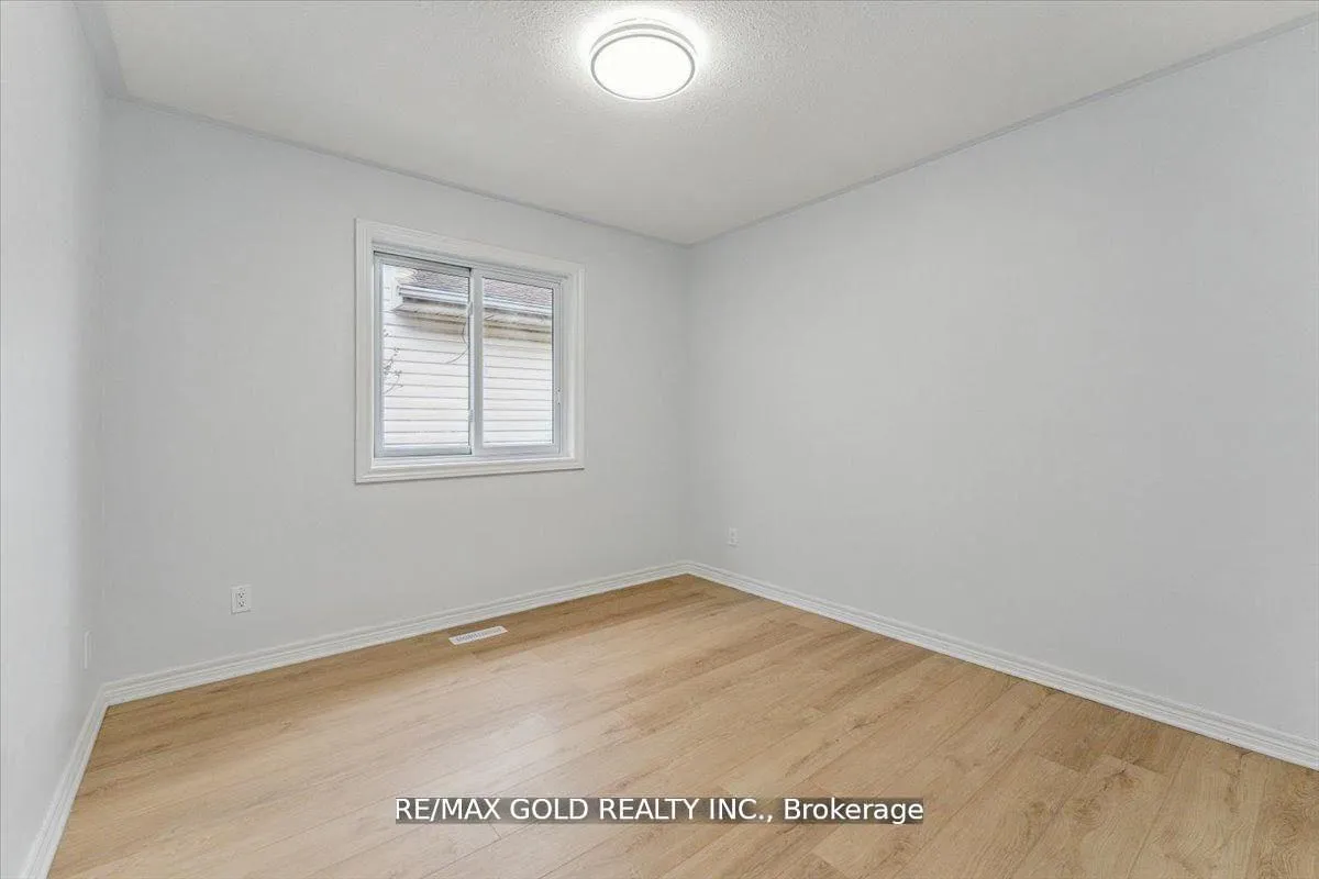 Photo 19 of 8163 Harvest Crescent, Niagara Falls, Ascot — HOMEH