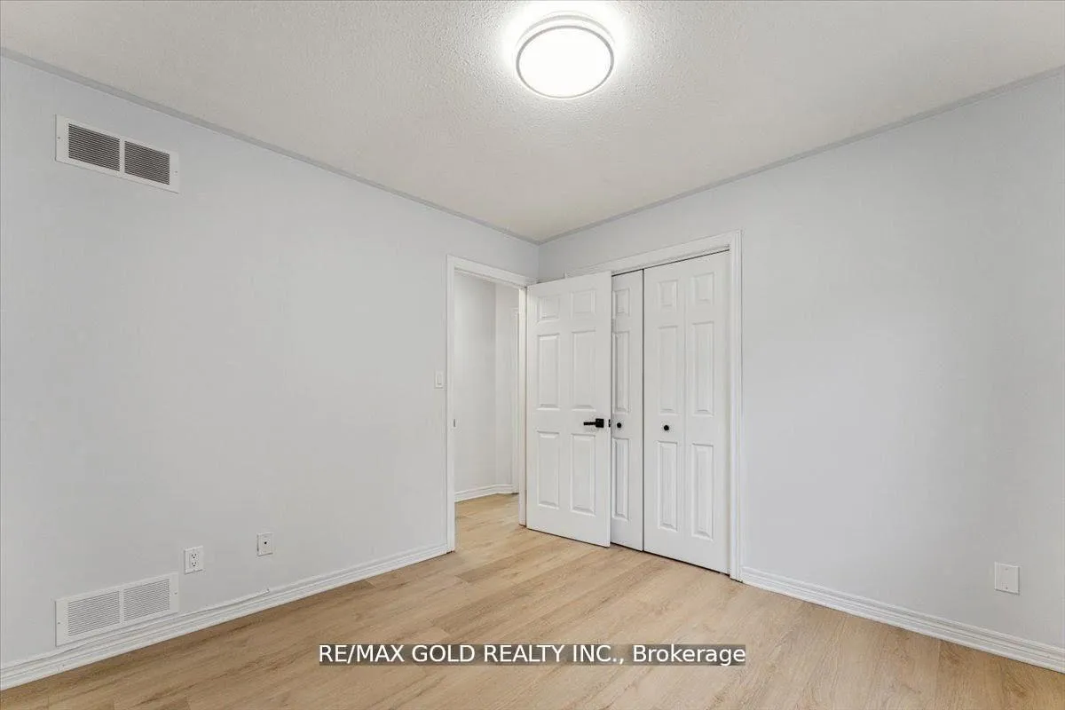 Photo 21 of 8163 Harvest Crescent, Niagara Falls, Ascot — HOMEH
