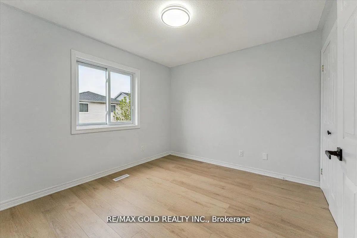 Photo 22 of 8163 Harvest Crescent, Niagara Falls, Ascot — HOMEH