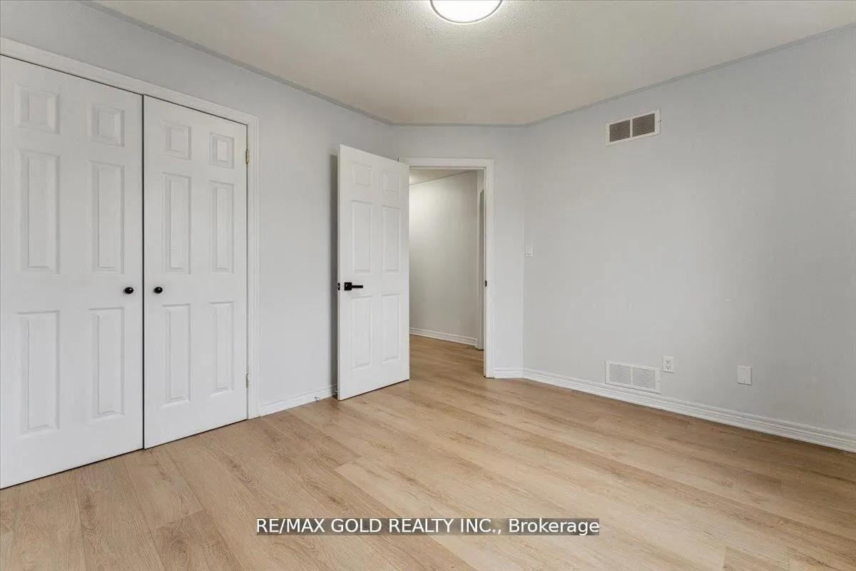 Photo 24 of 8163 Harvest Crescent, Niagara Falls, Ascot — HOMEH