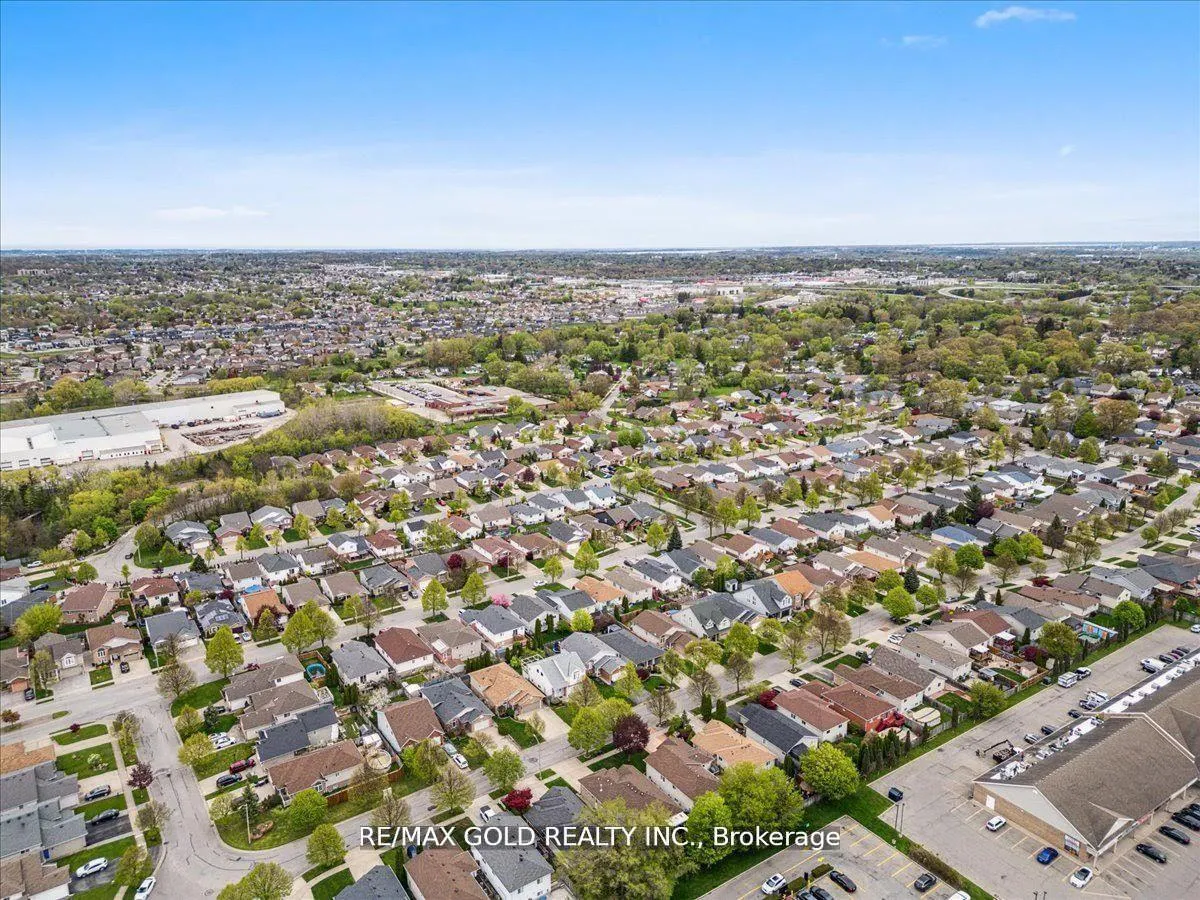 Photo 45 of 8163 Harvest Crescent, Niagara Falls, Ascot — HOMEH