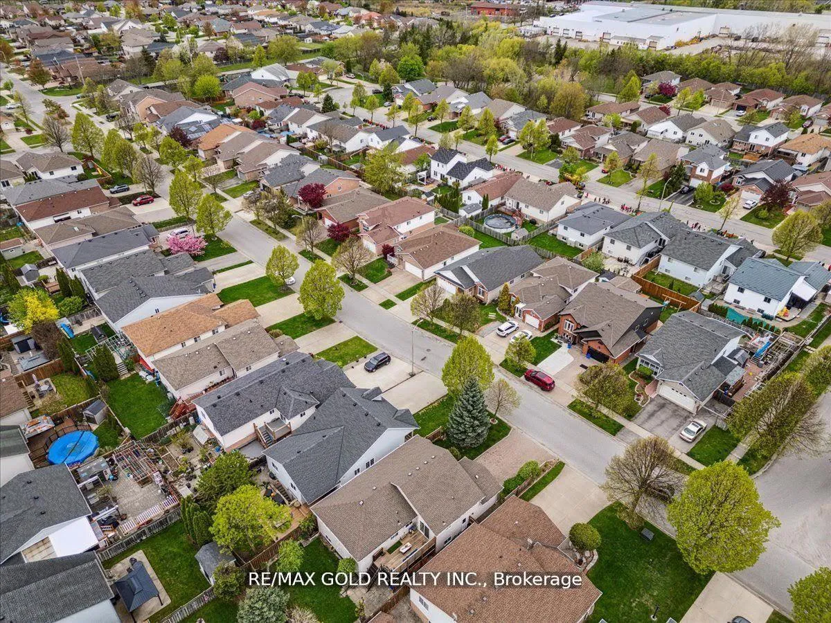 Photo 47 of 8163 Harvest Crescent, Niagara Falls, Ascot — HOMEH